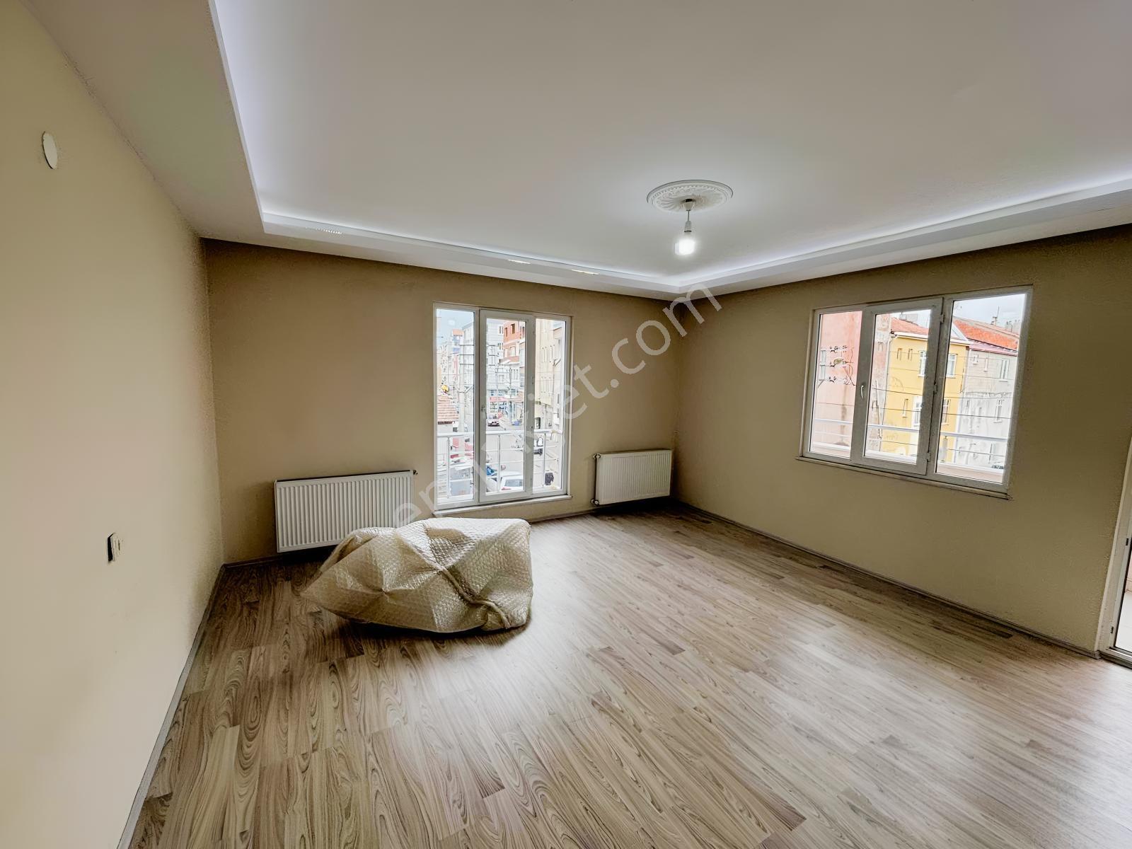 Altınkaya Mah.de Asansörlü 160 Metrekare 3+1 Kiralık Geniş Daire - Görsel 13