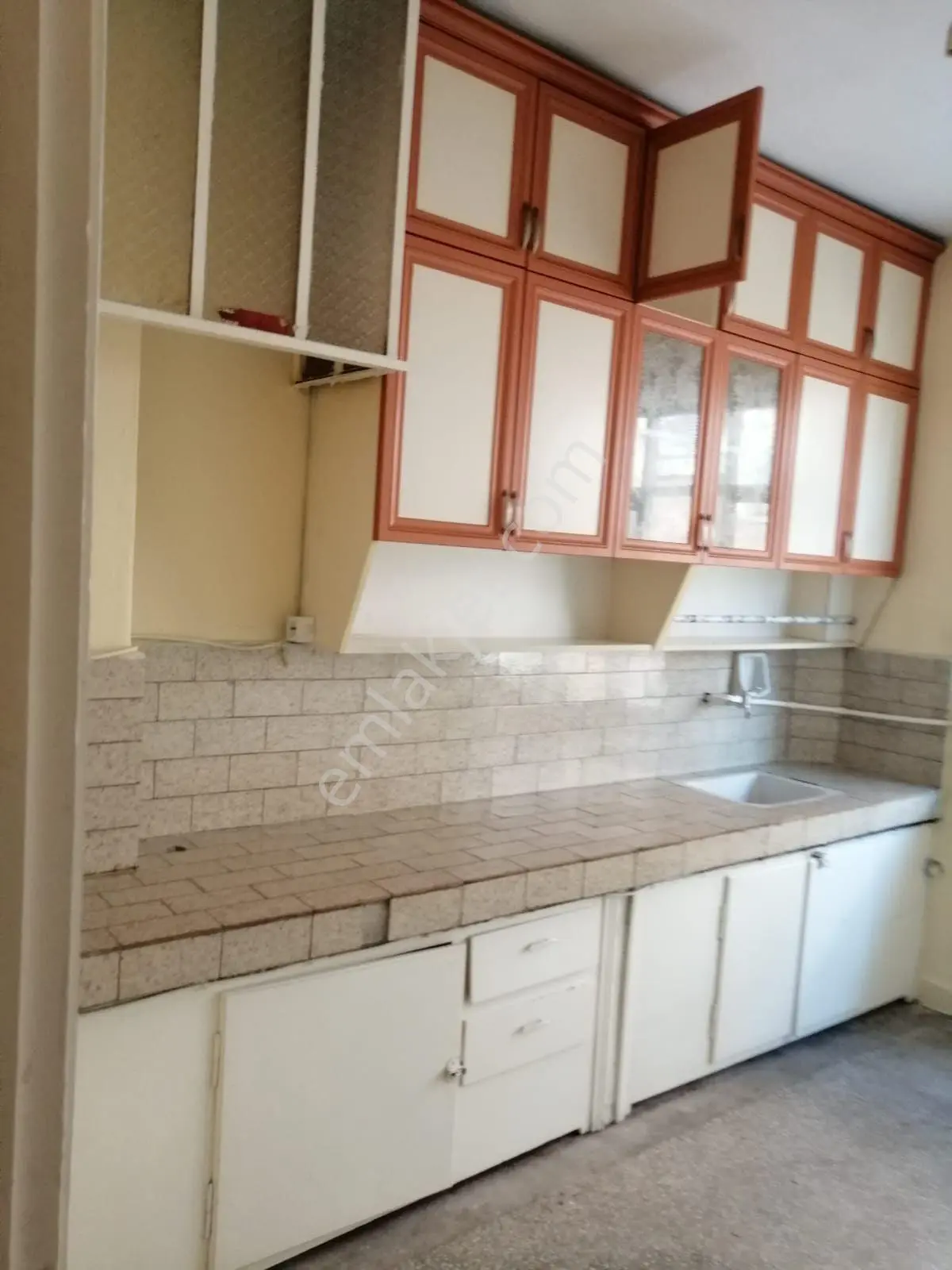 İstiklal Mah.2+1 Sobalı Daire Aileye Kiralıktır. - Görsel 2