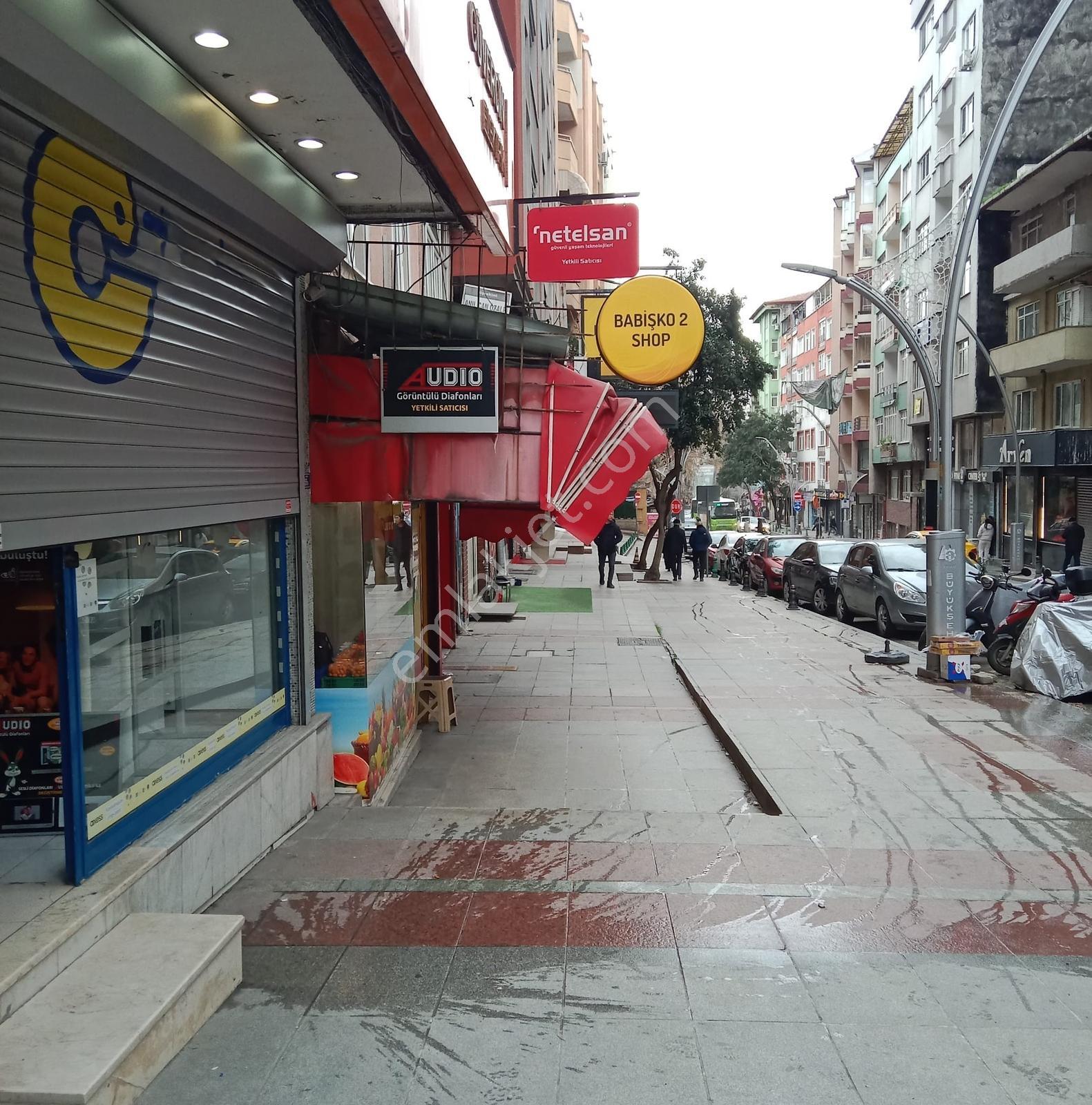İzmit Çarşı İnönü Caddesi Üzeri Satılık 2 Katlı Dükkan