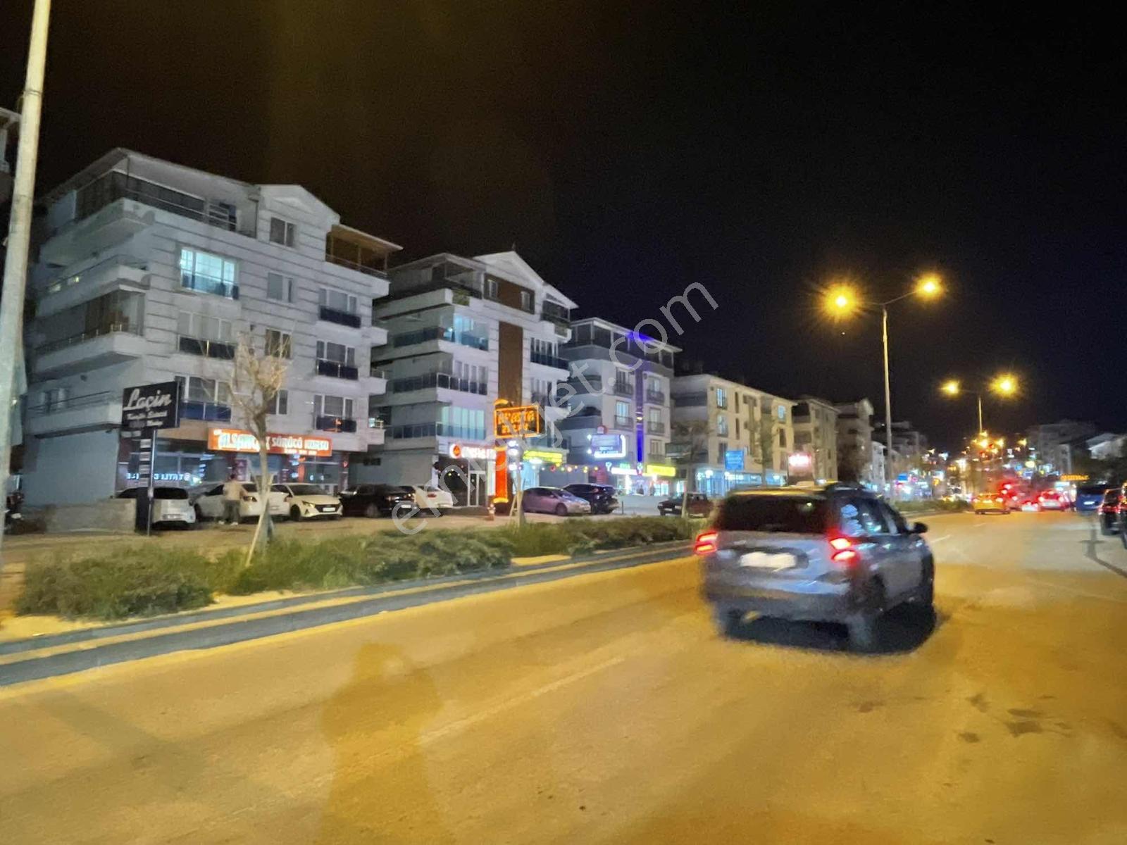 Cadde Üzeri Köşe Başı Satılık Dükkan - Görsel 5