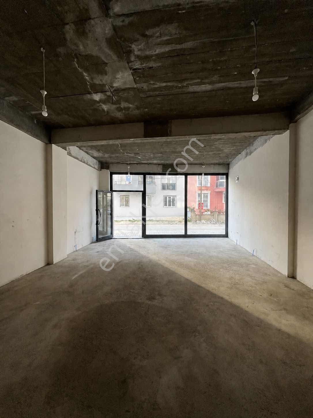 Ayvacık Caddesinde 70 M2 Sıfır İskanlı Kelepir Depolu Dükkan - Görsel 9