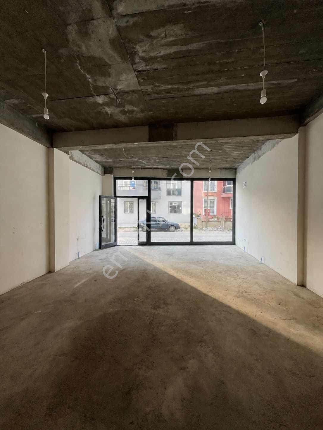 Ayvacık Caddesinde 70 M2 Sıfır İskanlı Kelepir Depolu Dükkan - Görsel 4