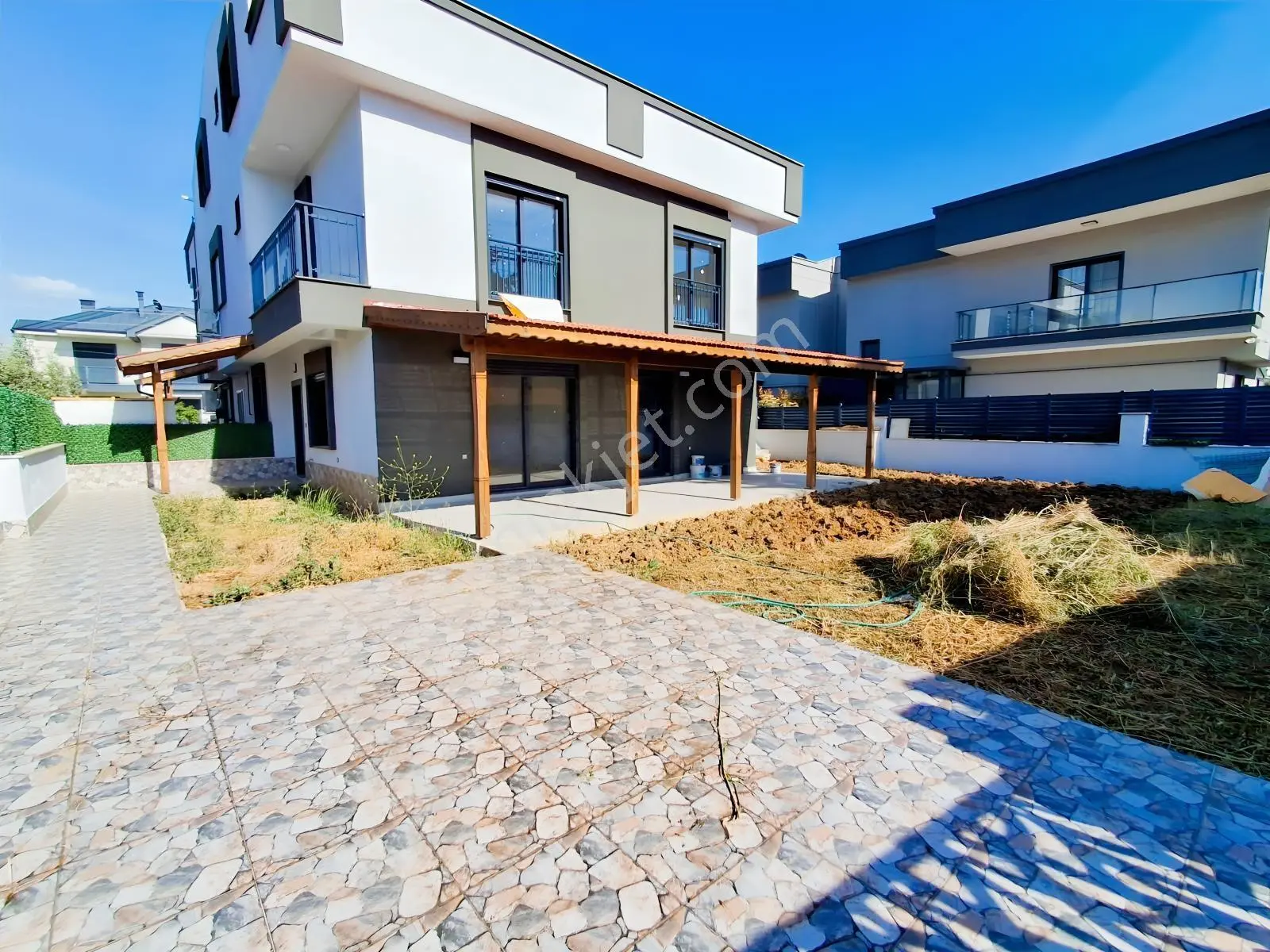 Bal Gayrimenkul-gölcüklerde Kapalı Mutfak Geniş Bahçe 3+1 Villa - Görsel 33