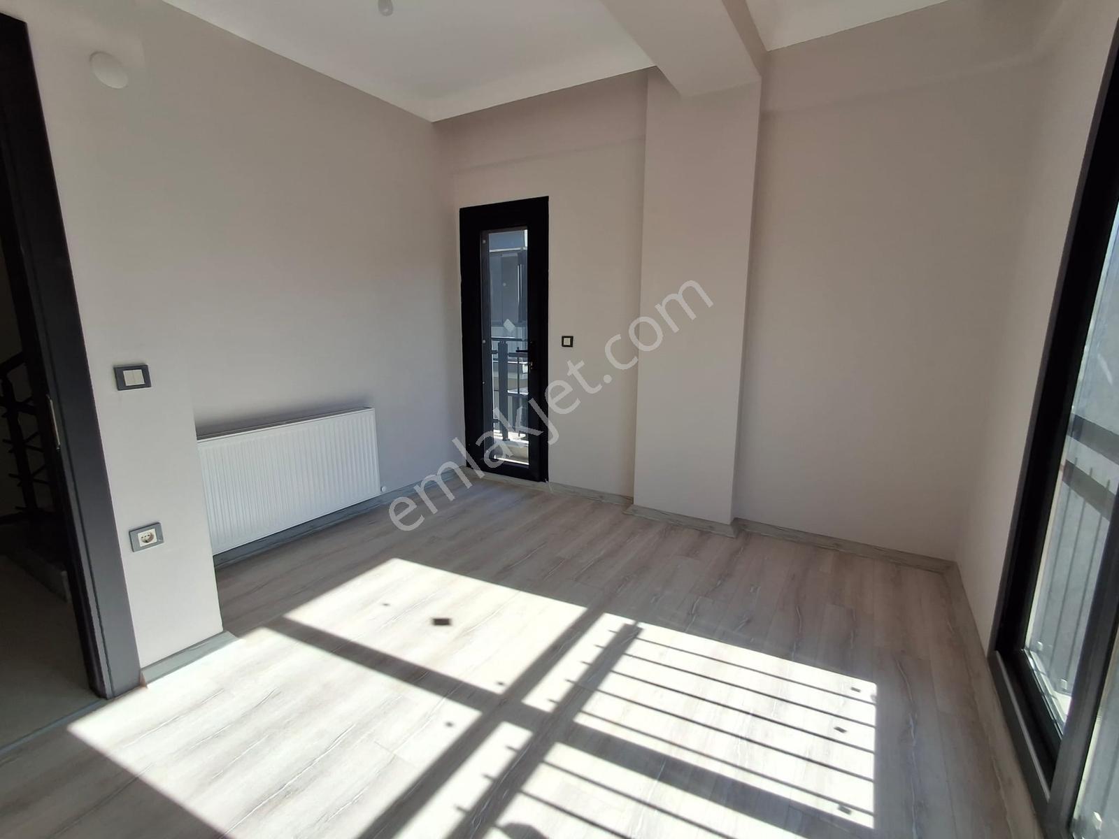 Bal Gayrimenkul-gölcüklerde Kapalı Mutfak Geniş Bahçe 3+1 Villa - Görsel 34