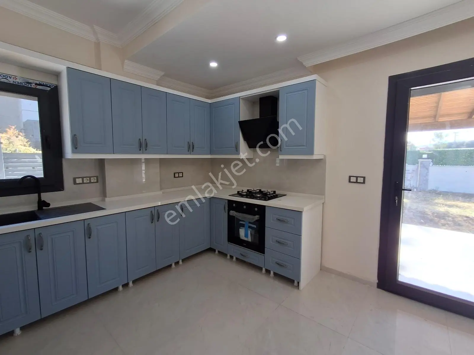 Bal Gayrimenkul-gölcüklerde Kapalı Mutfak Geniş Bahçe 3+1 Villa - Görsel 32