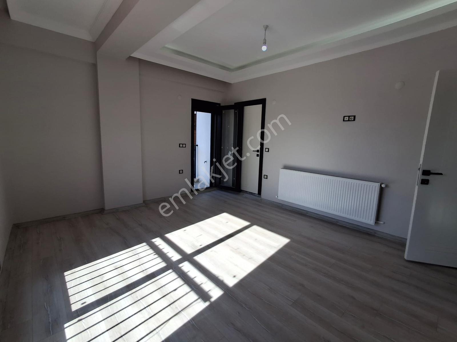 Bal Gayrimenkul-gölcüklerde Kapalı Mutfak Geniş Bahçe 3+1 Villa - Görsel 3