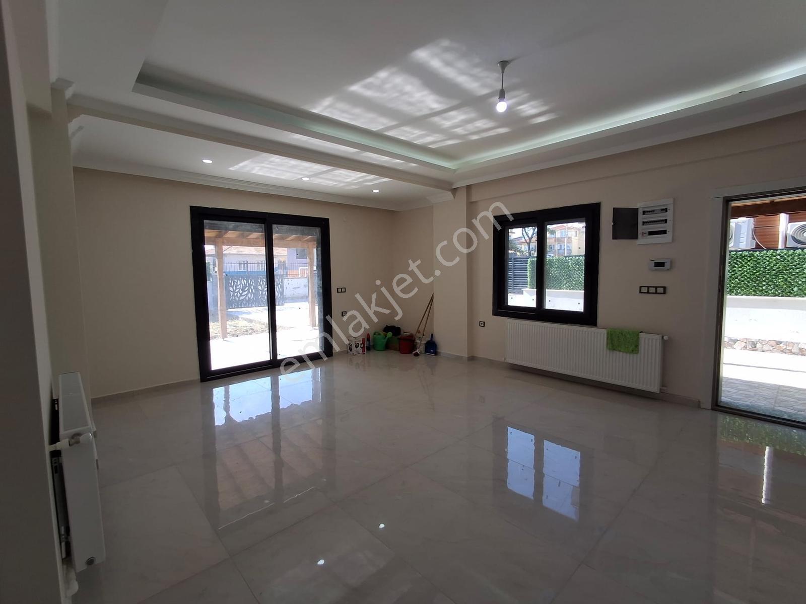 Bal Gayrimenkul-gölcüklerde Kapalı Mutfak Geniş Bahçe 3+1 Villa - Görsel 20