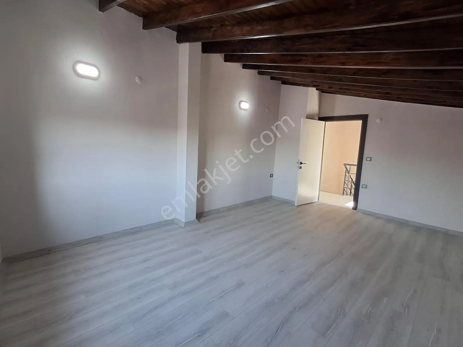 Bal Gayrimenkul-gölcüklerde Kapalı Mutfak Geniş Bahçe 3+1 Villa - Görsel 24