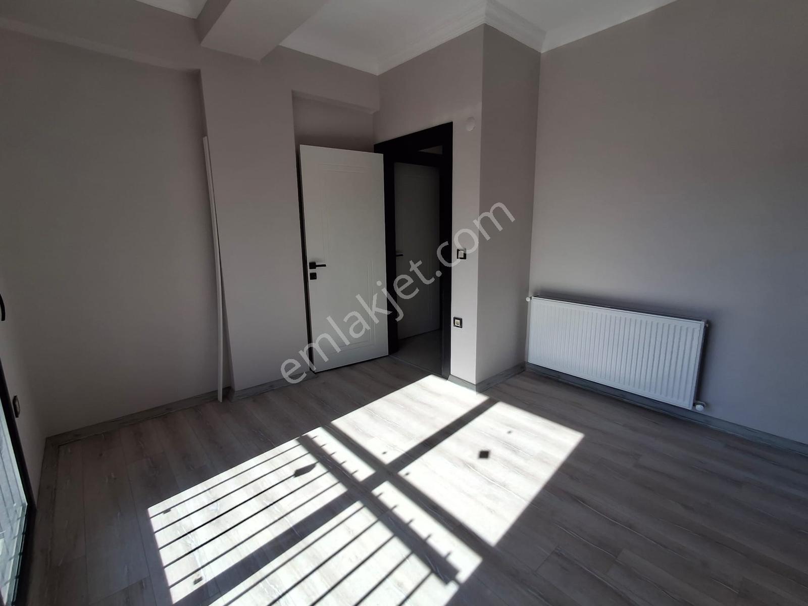 Bal Gayrimenkul-gölcüklerde Kapalı Mutfak Geniş Bahçe 3+1 Villa - Görsel 18