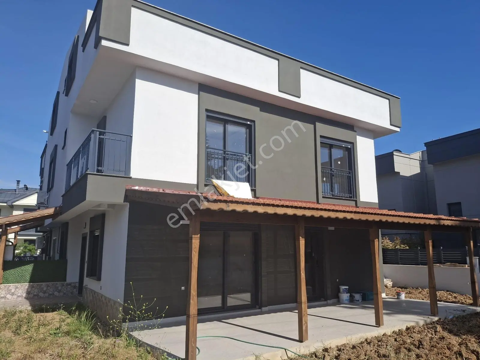 Bal Gayrimenkul-gölcüklerde Kapalı Mutfak Geniş Bahçe 3+1 Villa