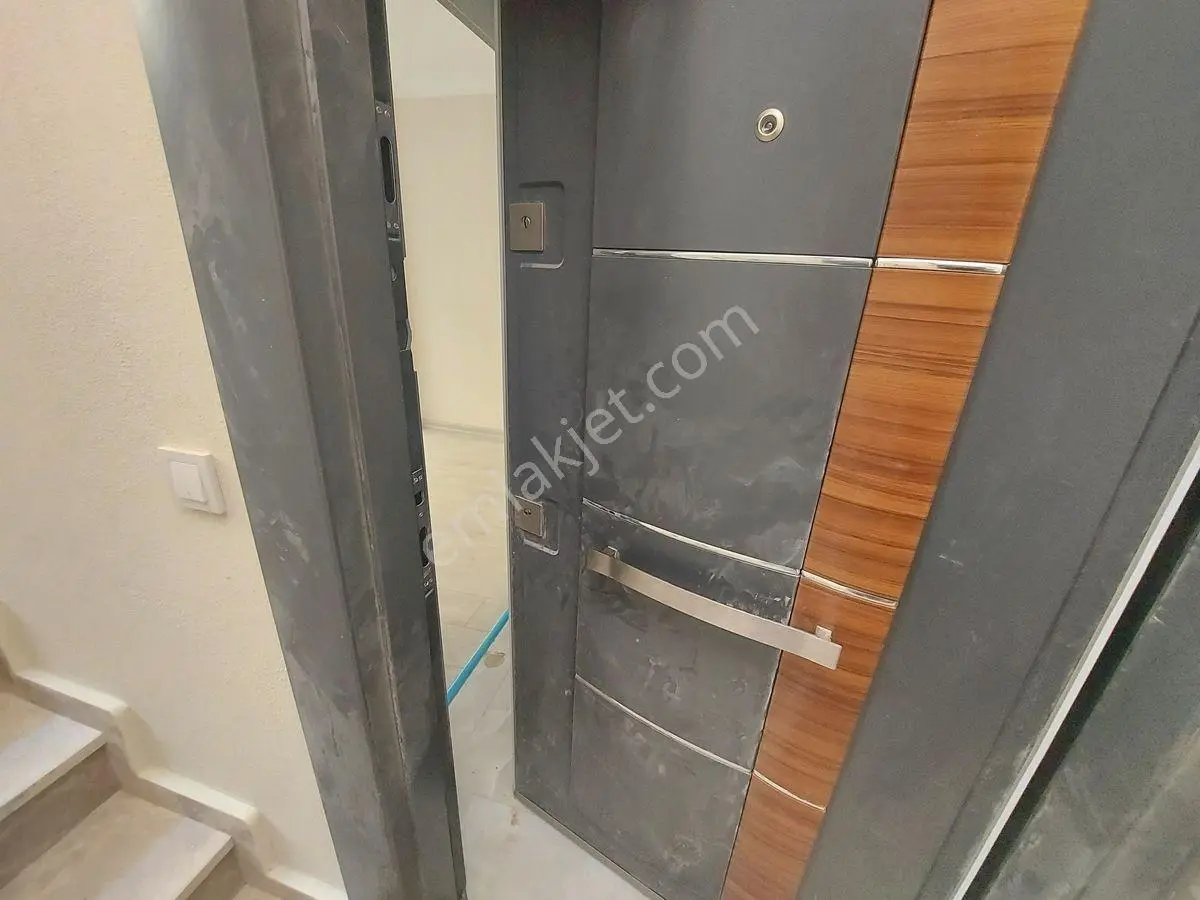 Altınoluk Satılık Dubleks | Merkezde Sıfır 4+1 | Müstakil Bahçeli | İki Banyo - Görsel 4