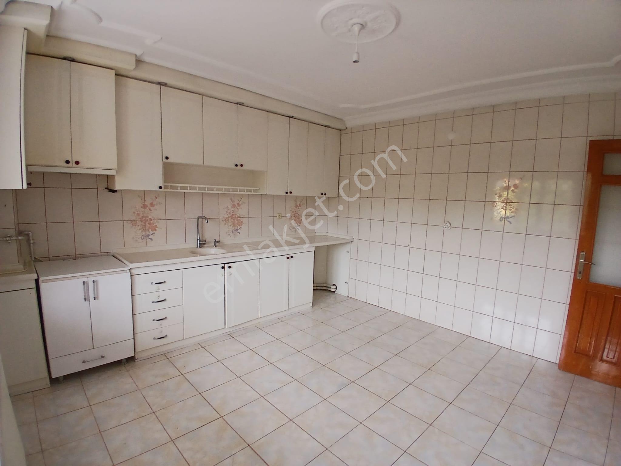 Ender Uysal Gayrimenkulden Yunusemre De Kiralık 3+1 Daire.. - Görsel 2