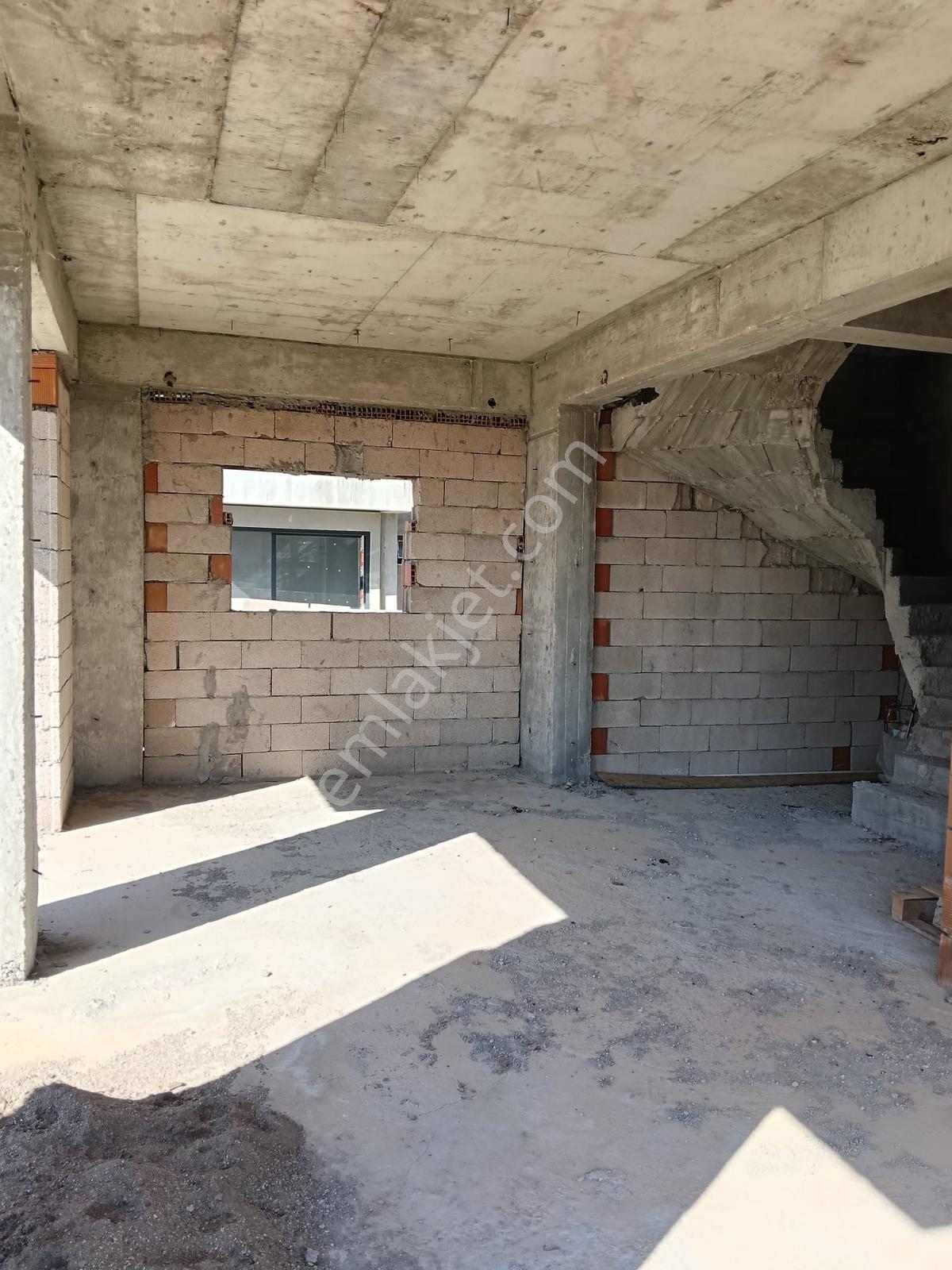 Mordoğanda Deniz Manzaralı Kabası Bitmiş Villa - Görsel 15