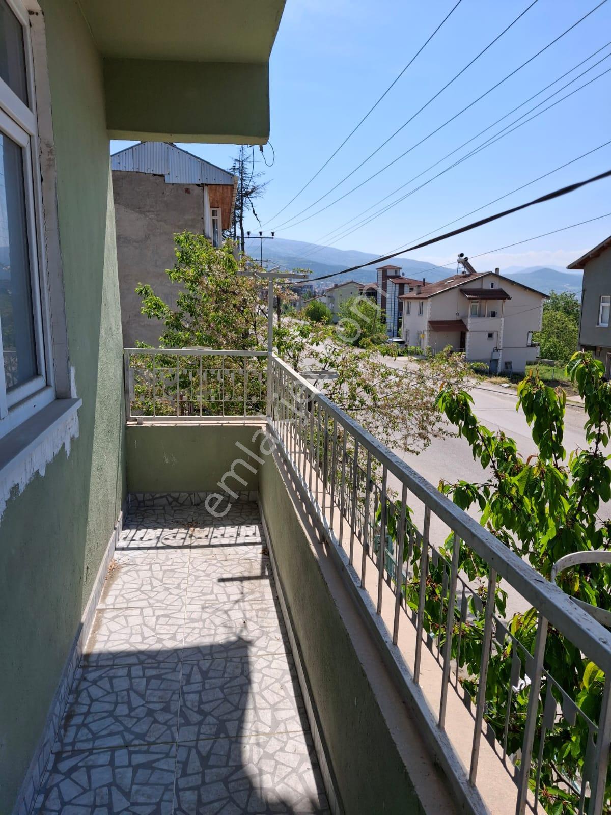 Tokat Niksar'da Adalet Gold Group Emlak'tan Bahçeli Evler Mahallesinde 3+1 Kiralık Daire - Görsel 2