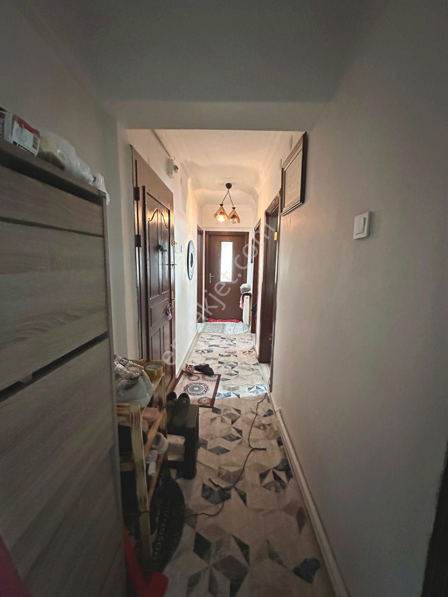 Tıp Fakültesi Cadde Yakınında Ara Katta Ön Cephede 3+1 Satılık - Görsel 24