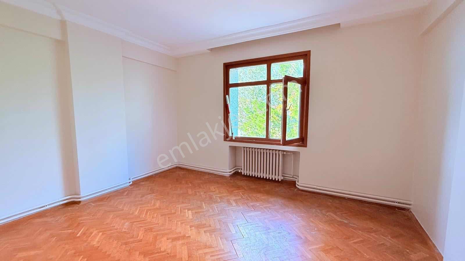 Bakırköyde Yücetarla Caddesin De Cadde Cepheli 280m2 6+2 Teraslı - Görsel 14