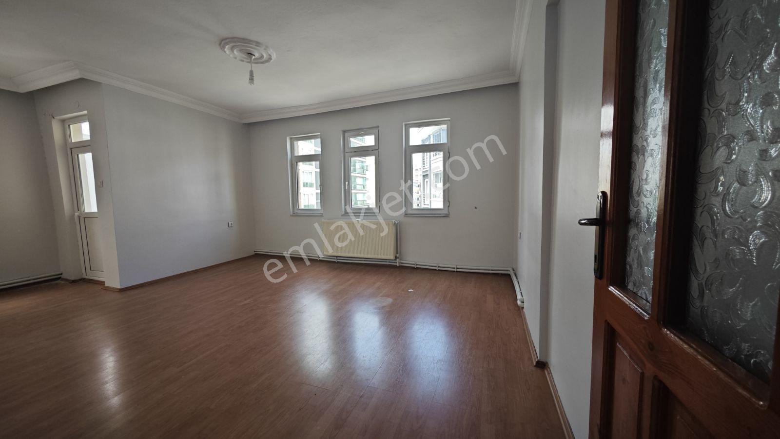 Atakum Yeni Mahallede Kiralık 3+1 Geniş Ve Avantajlı Daire - Görsel 2