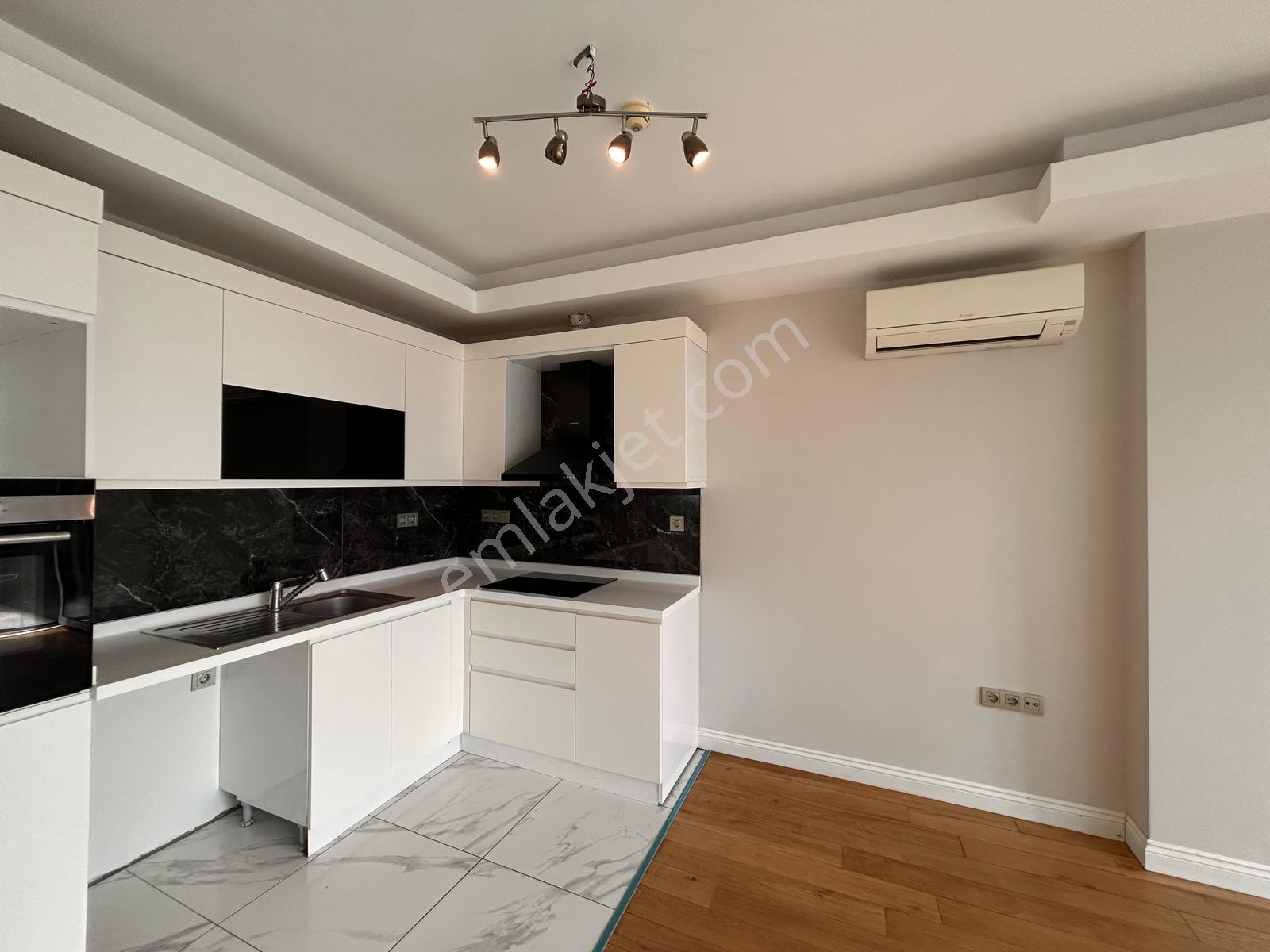 1071 Kadıköy'de Çift Balkonlu, 13. Kat 3+1 Kiralık Daire - Görsel 13
