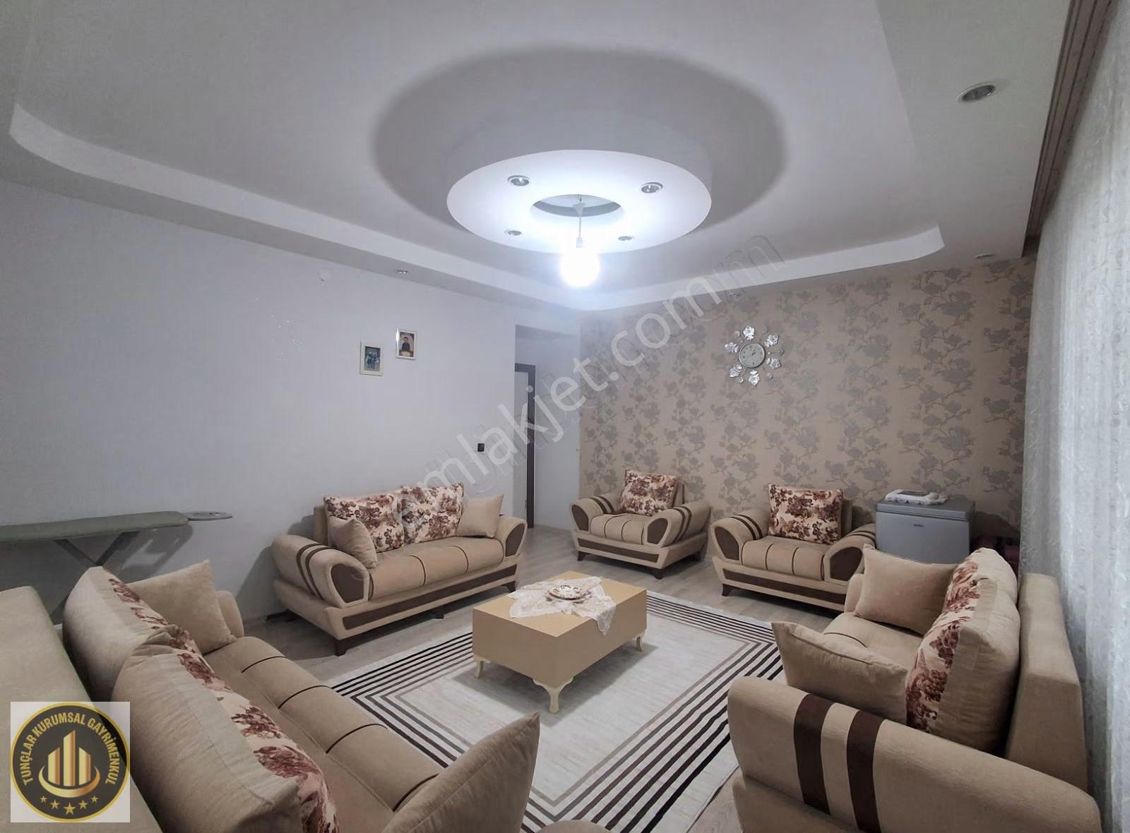Bağcıların "en Güzel" Konumunda Bakımlı 3+1 Daire