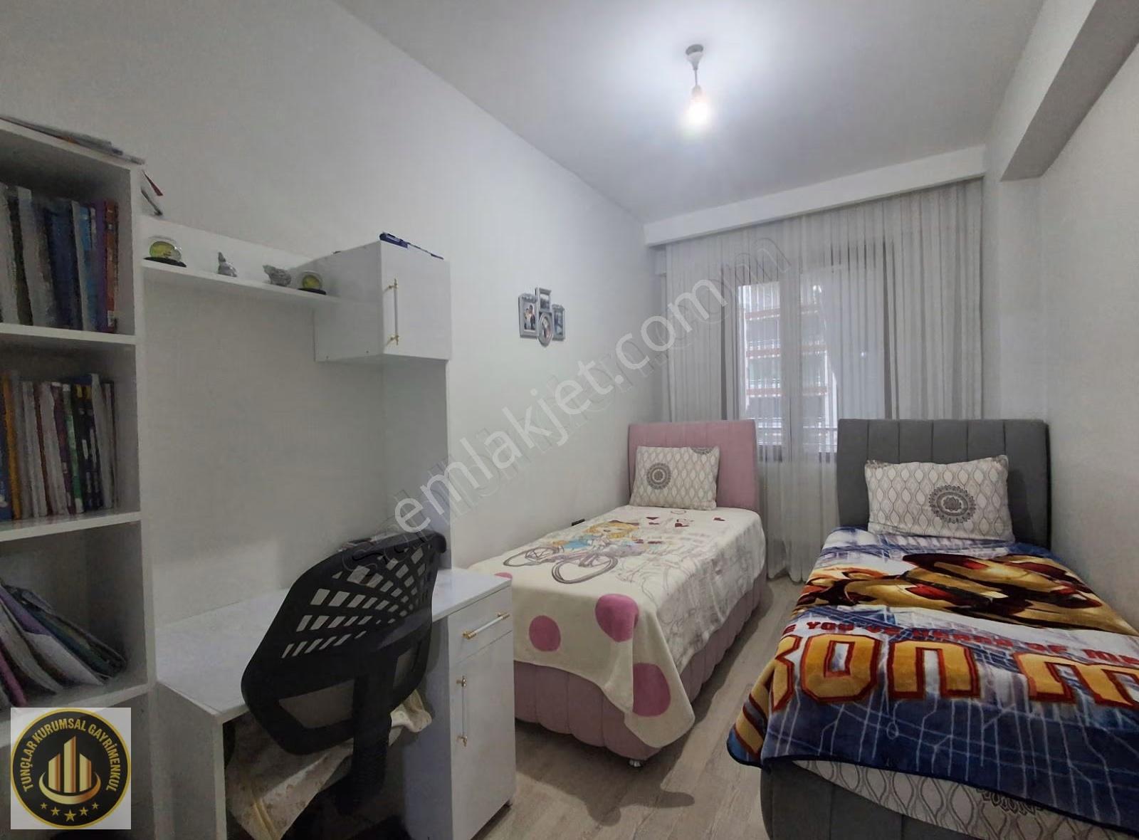 Bağcıların "en Güzel" Konumunda Bakımlı 3+1 Daire - Görsel 15