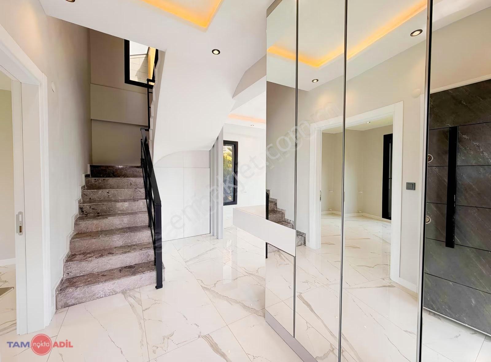 Dikili Salihleraltı Turuva Sitesinde 5+1 Akıllı Müstakil Villa - Görsel 14