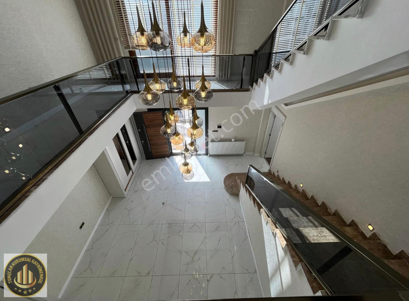 İhtişamın Yeni Adresi: Beyaz Saray Konaklarında Modern Villa - Görsel 26