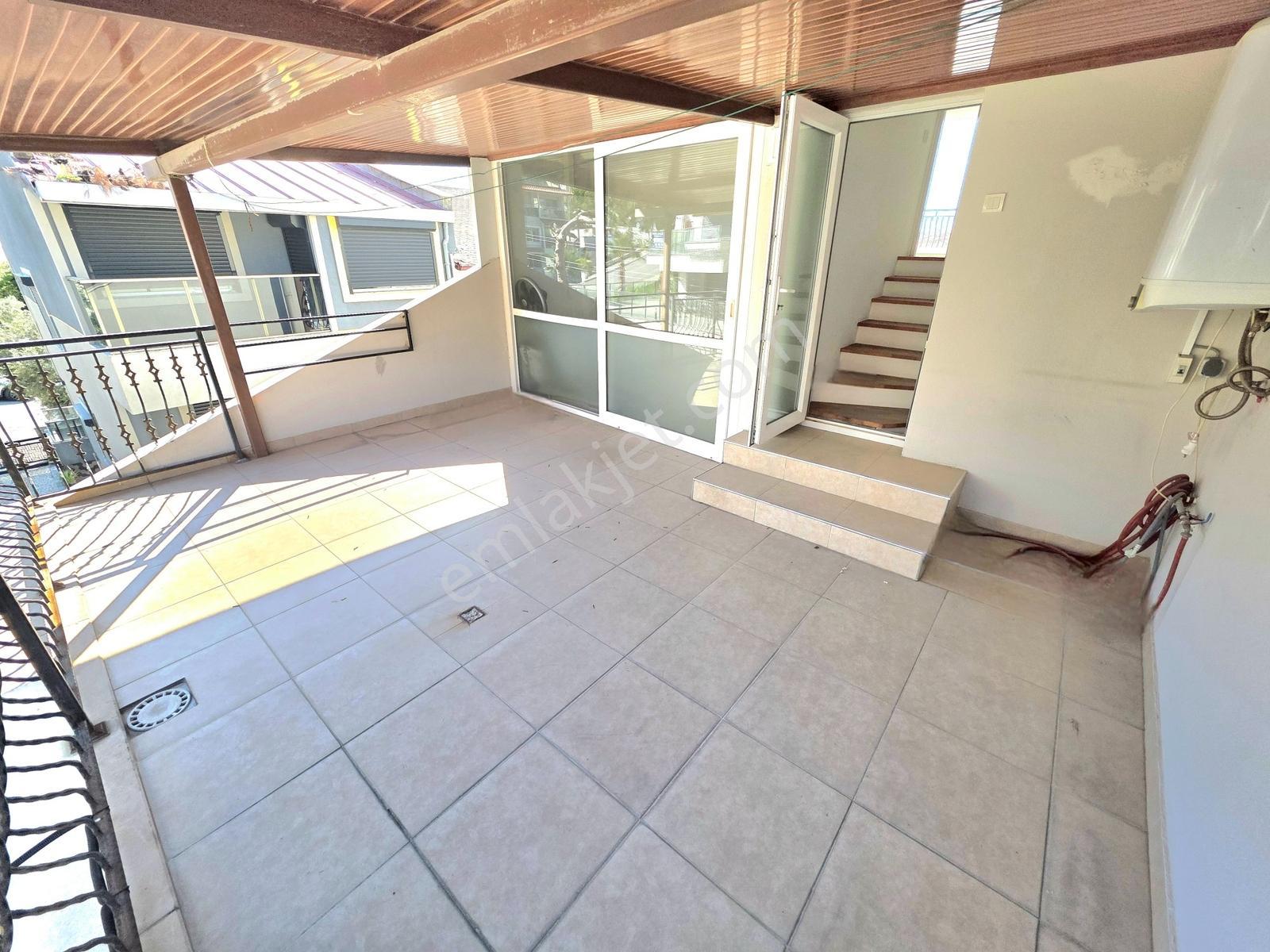 Kuşadası Marina Bölgesinde Geniş Doğalgazlı Satılık Villa - Görsel 3