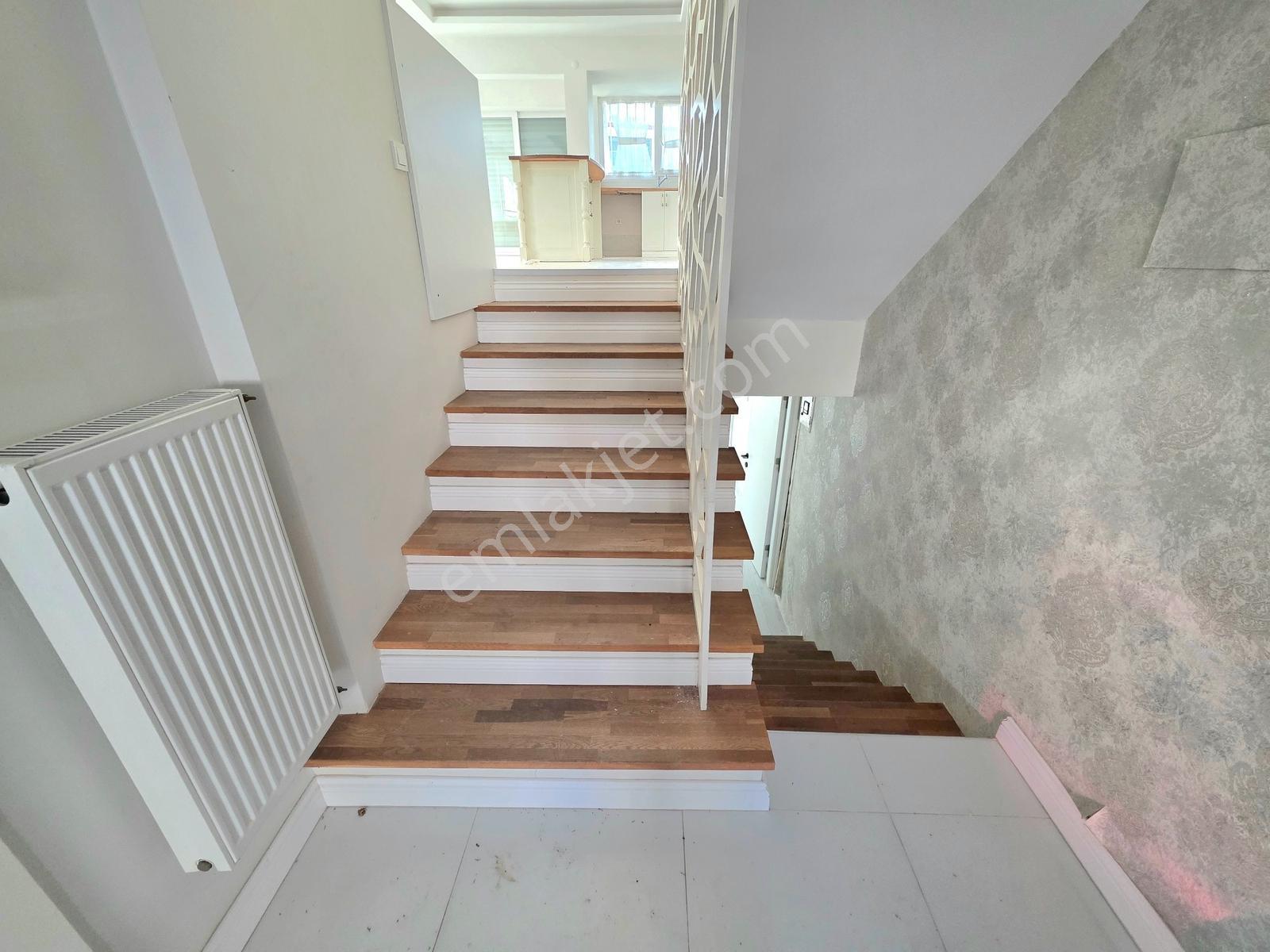 Kuşadası Marina Bölgesinde Geniş Doğalgazlı Satılık Villa - Görsel 14