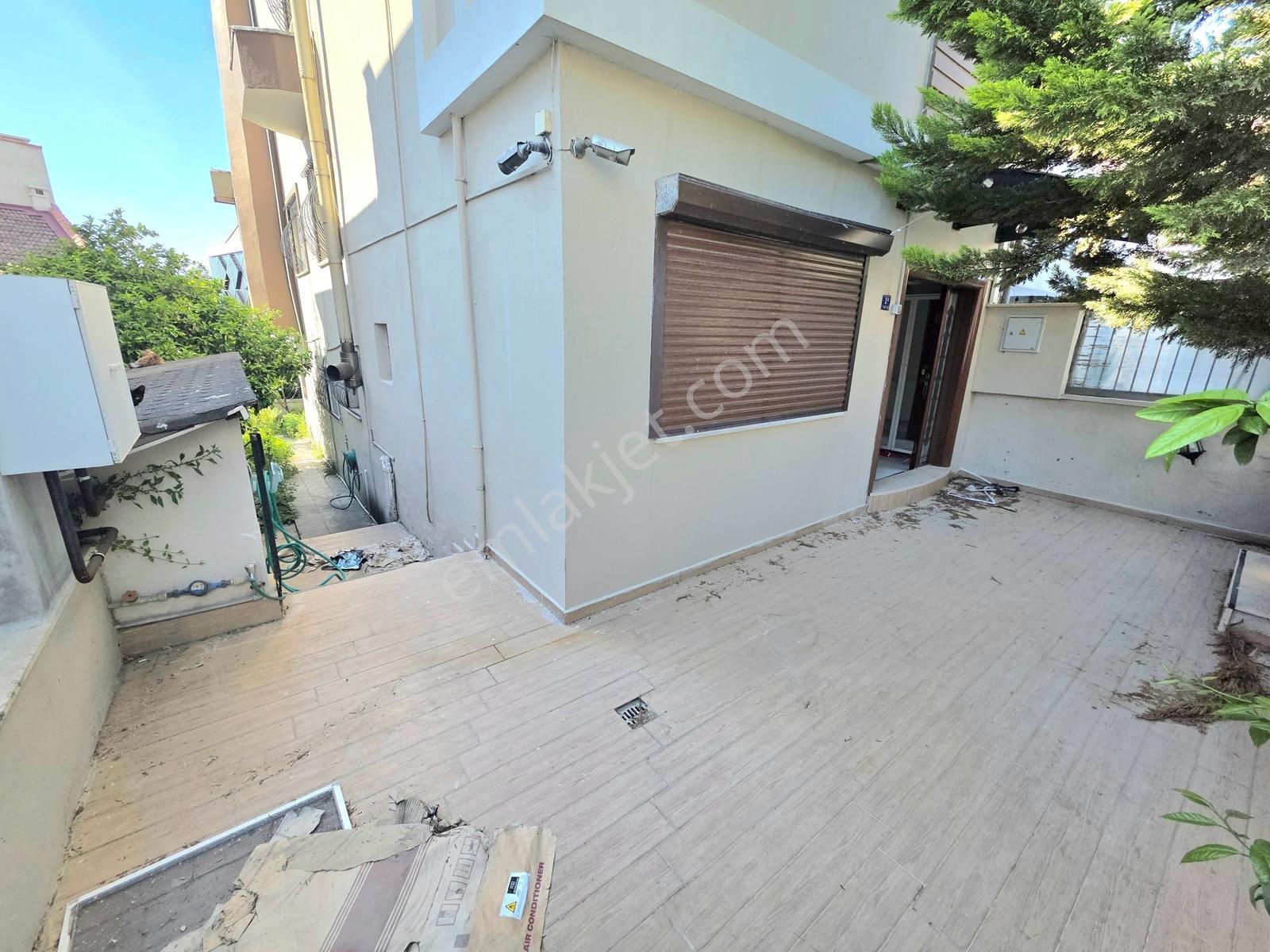 Kuşadası Marina Bölgesinde Geniş Doğalgazlı Satılık Villa - Görsel 29