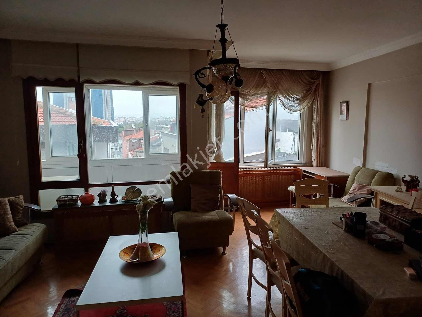 4 Levent Çeliktepe Mahallesin 'de Eşyalı 2+1 Kiralık Daire