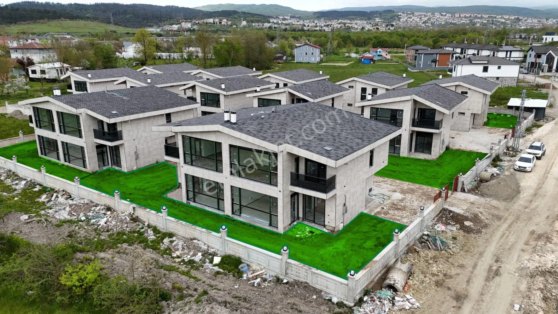 Kazukoğlunda Satılık 4 Adet İkiz Villa