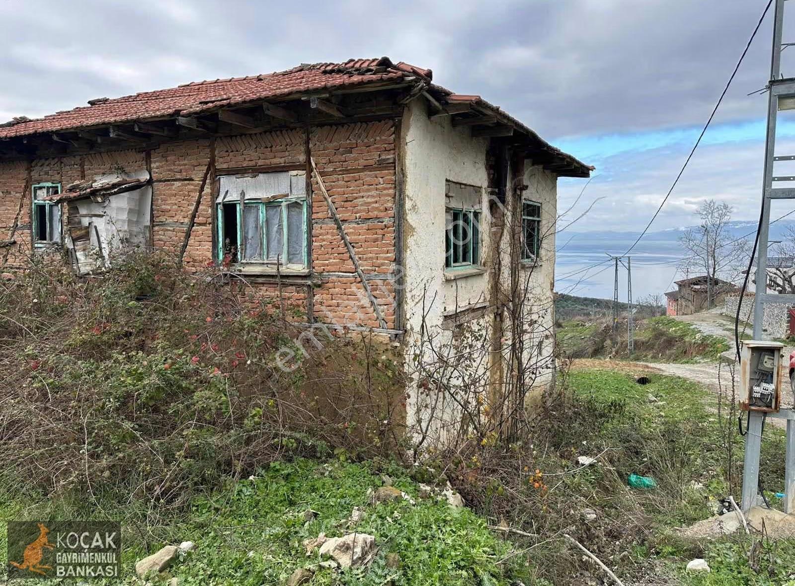 Yukarı Göllücede 192 M2 Arsa Üzerine Kurulu Bahçeli Eski Köy Evi - Görsel 4