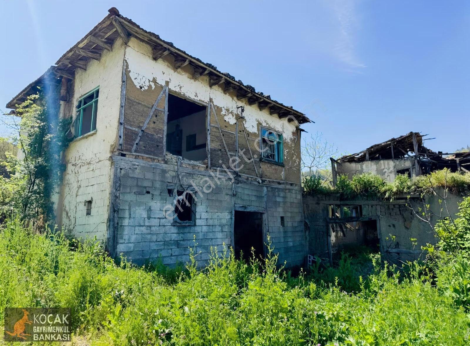 Yukarı Göllücede 192 M2 Arsa Üzerine Kurulu Bahçeli Eski Köy Evi - Görsel 6