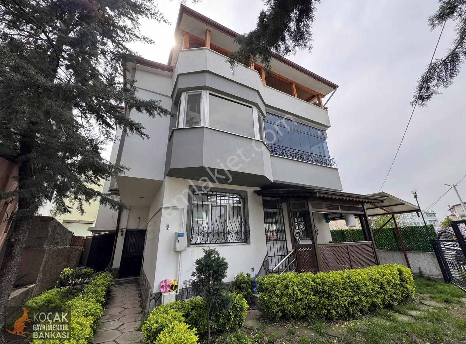 Göl Sahile Yakın Mesafede Geniş 1+1 Kiralık Daire - Görsel 16