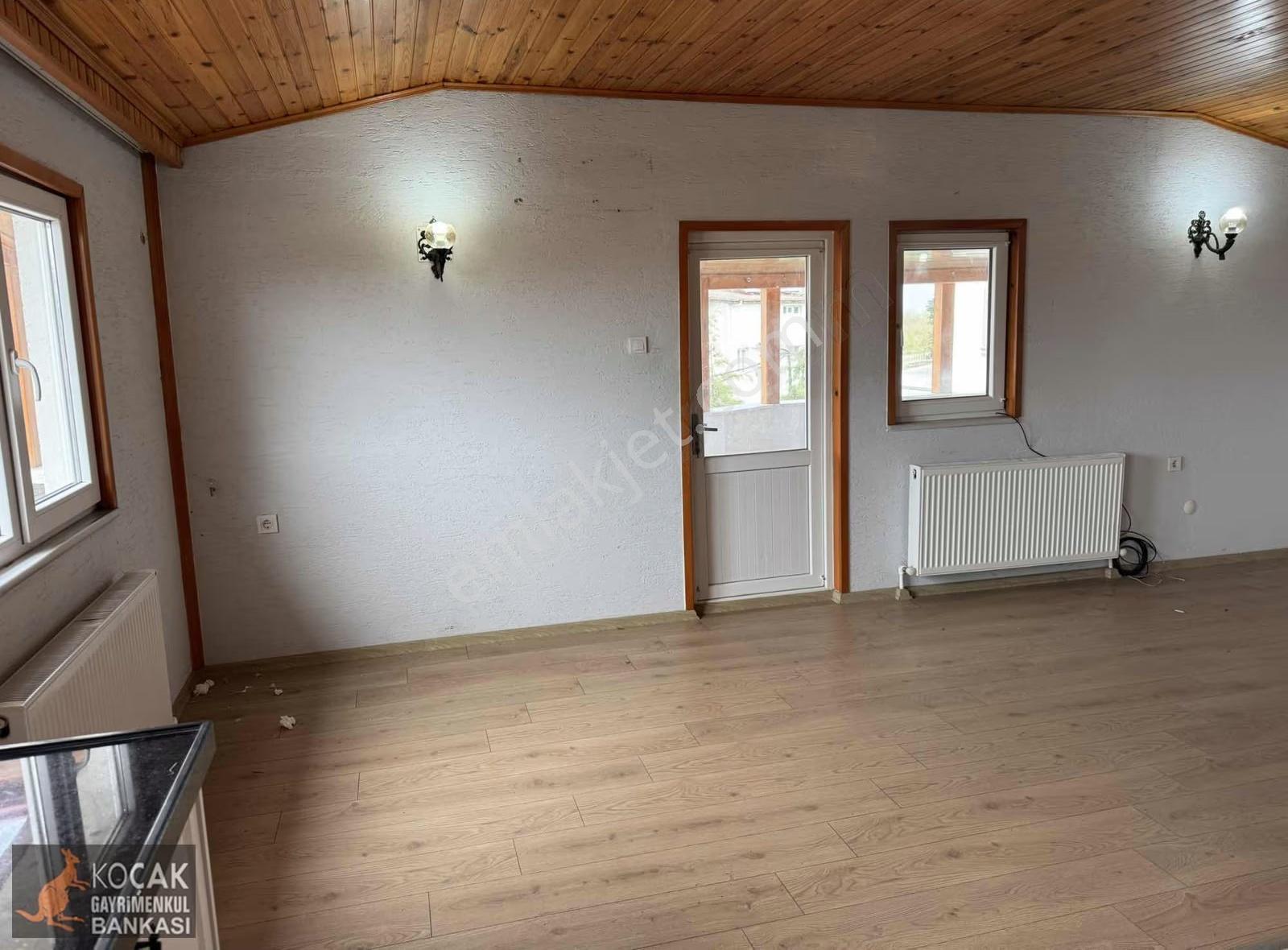 Göl Sahile Yakın Mesafede Geniş 1+1 Kiralık Daire - Görsel 12
