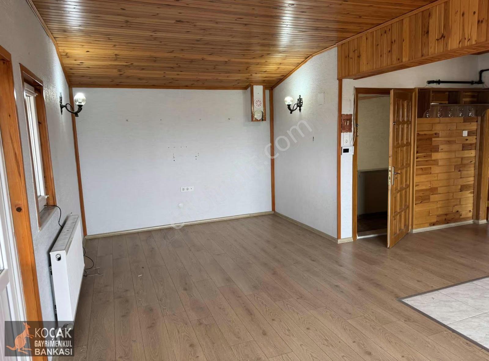 Göl Sahile Yakın Mesafede Geniş 1+1 Kiralık Daire - Görsel 33