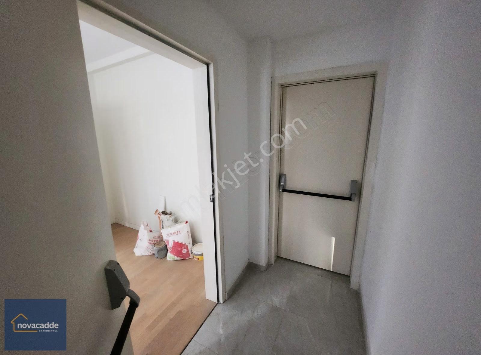 Erenköyde Yeni Binada Merkezi Lokasyonda 1+1 Sıfır Daire - Görsel 3