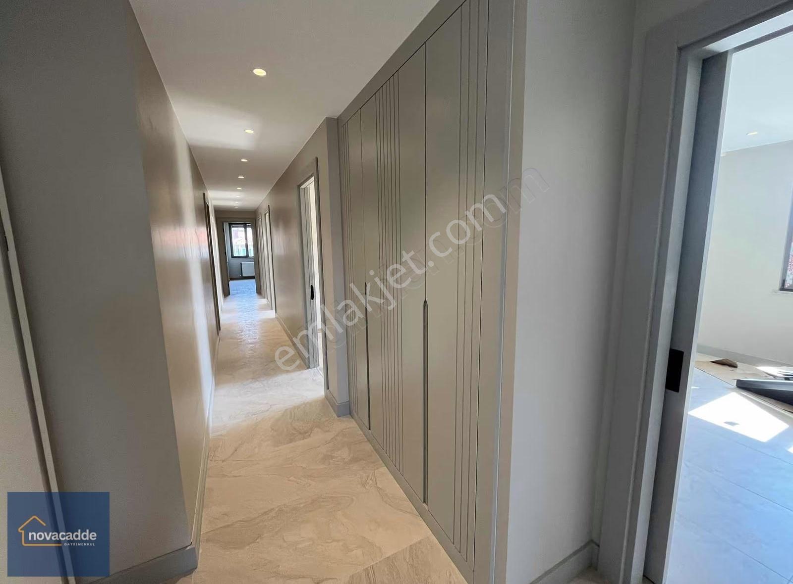 Kozyatağı'nda 4+1 Net 160 M² Geniş Kullanım,balkonlu Sıfır Daire - Görsel 16