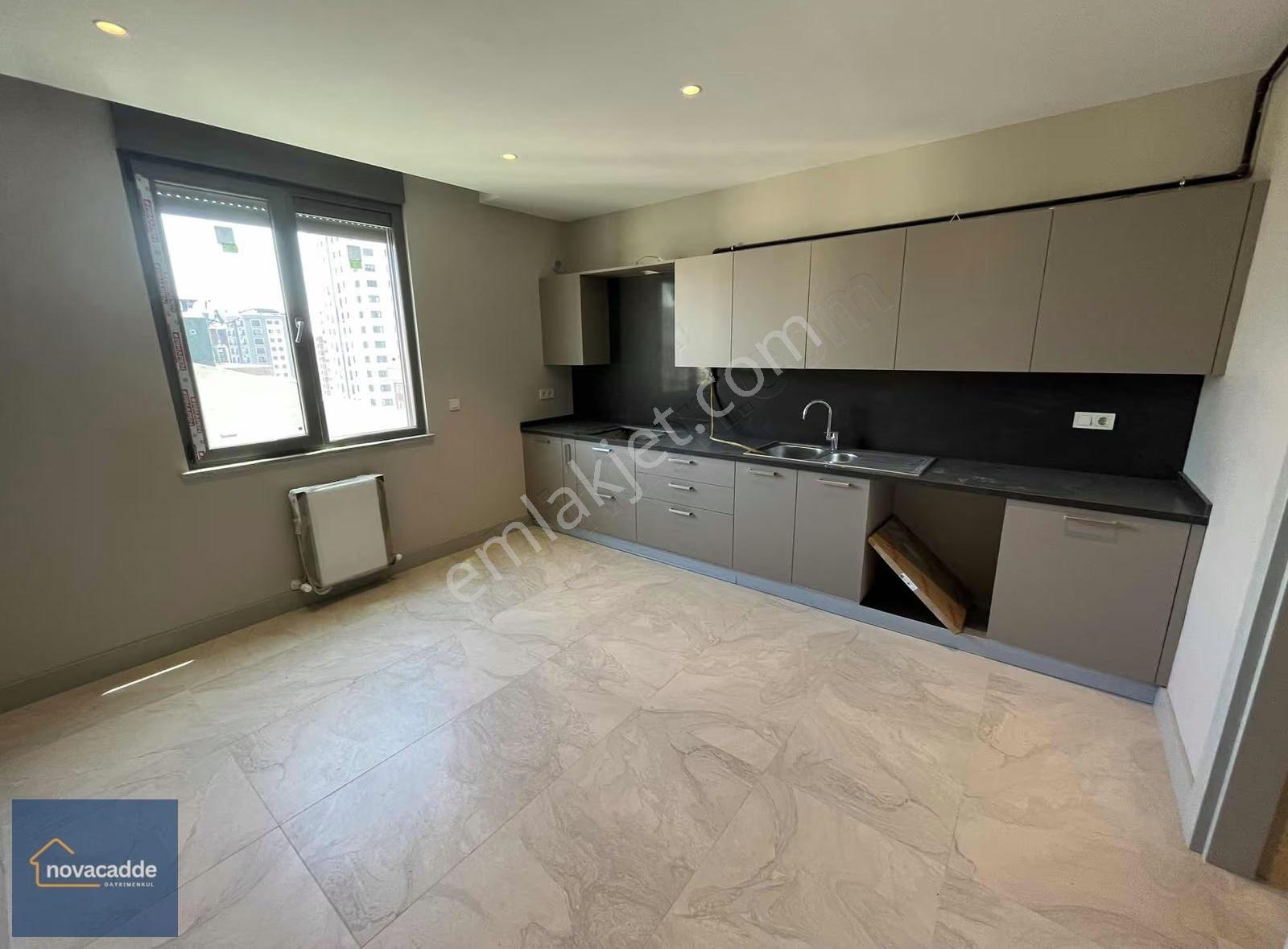 Kozyatağı'nda 4+1 Net 160 M² Geniş Kullanım,balkonlu Sıfır Daire - Görsel 12