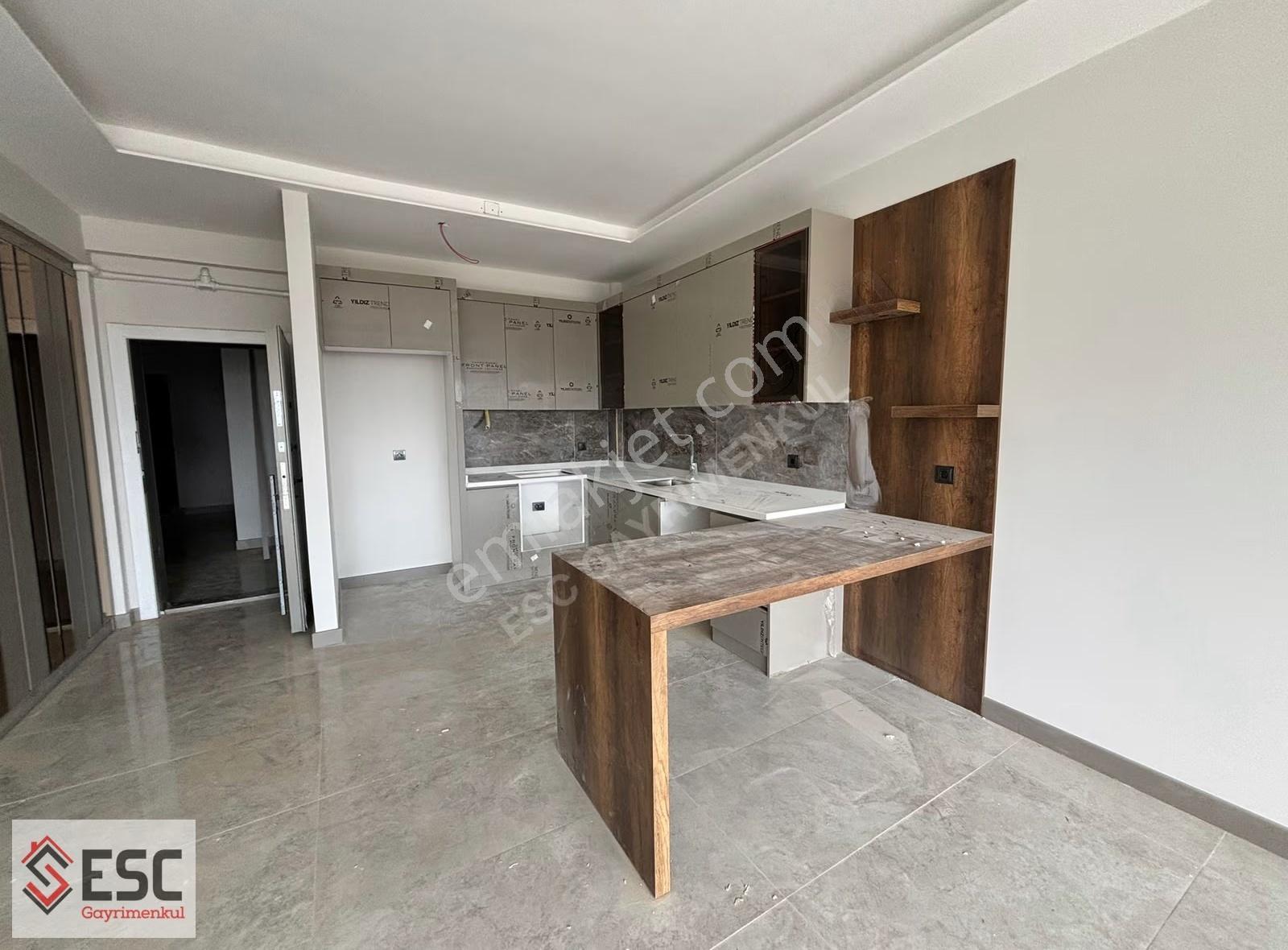 Esc'den Akdeniz Mhde Site İçi Havuzlu 2+1 Kiralık Daire Esc2466a