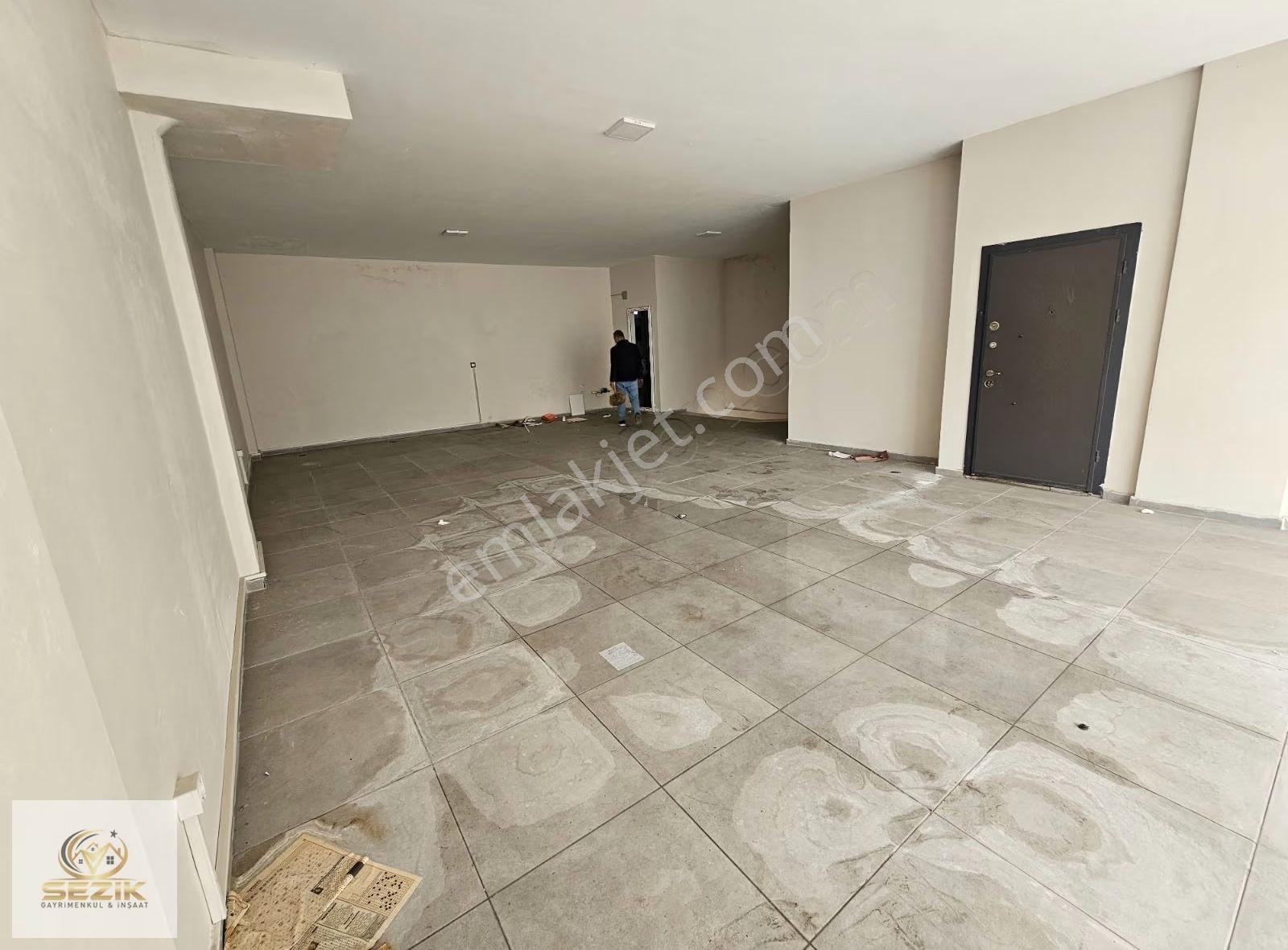 Çarşı Merkezde Yeni Yapı 3 Katlı Geniş İşyeri 240 M²