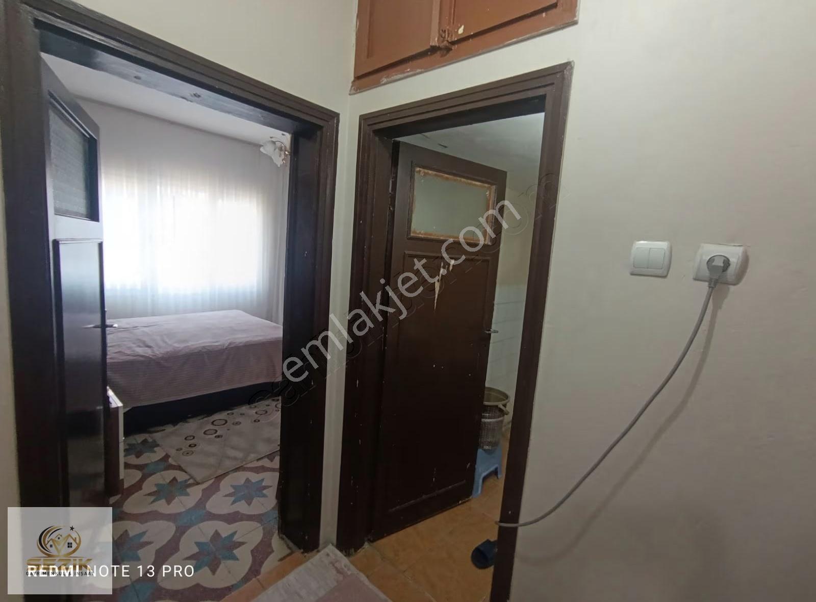 Yatırımlık Köşe Başı 3 Katlı 5 Daire