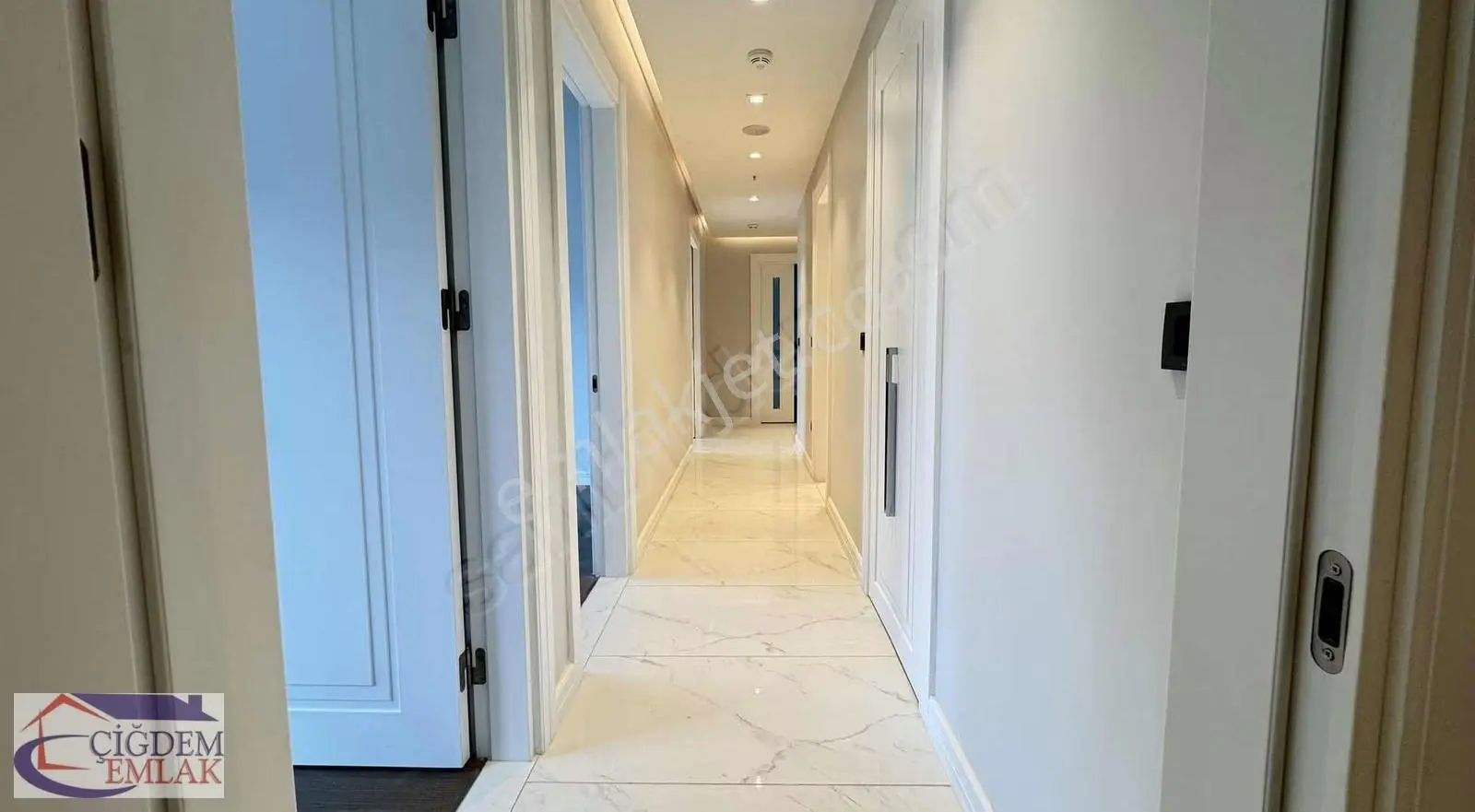Yeni Sitede Kiralık 3+1 Kapalı Mutfak Geniş Balkonlu Daire - Görsel 5