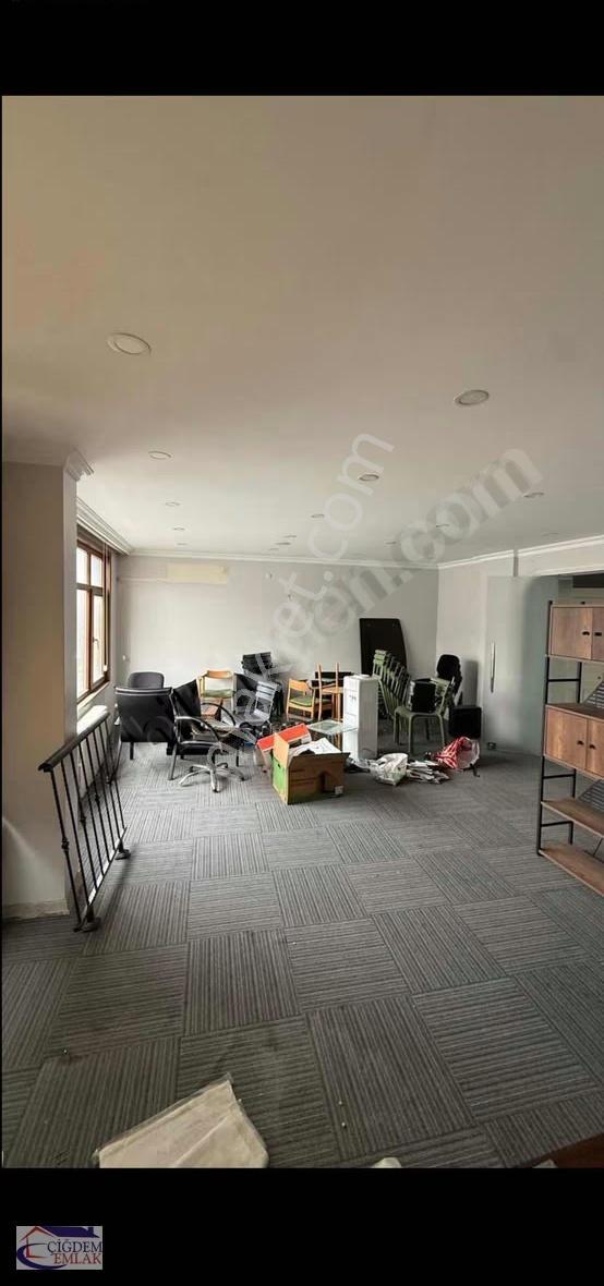 Çiğdem Emlak'tan Cadde Üstünde Degerli Ofis