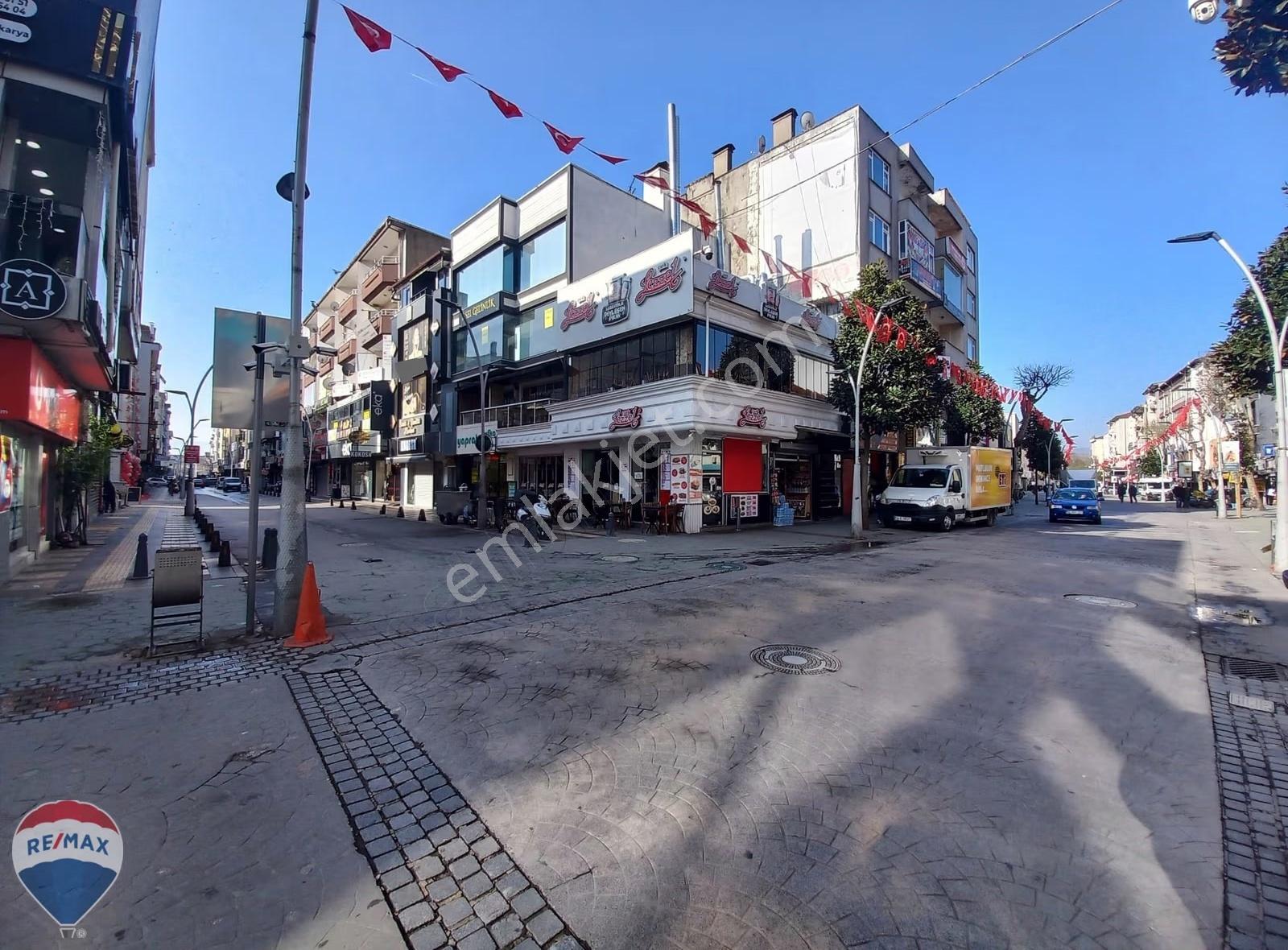 Remax Mavi-çark Cad-itfaiye Cad Kesişimi 4katlı 313m² Komplemülk - Görsel 13