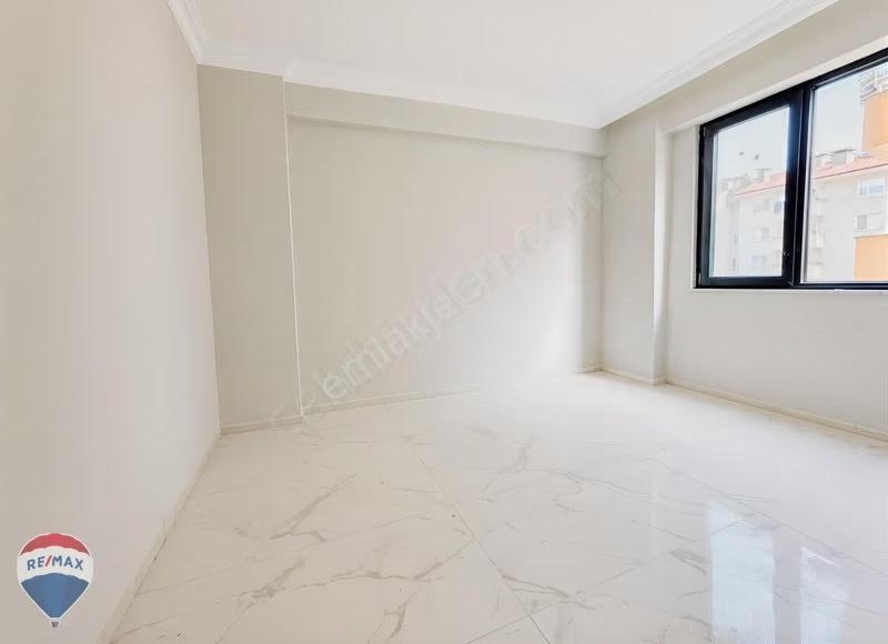 Satılık Daire Erenler Dilmen Mah'de 2+1/3.kat Remax Mavi'den - Görsel 5