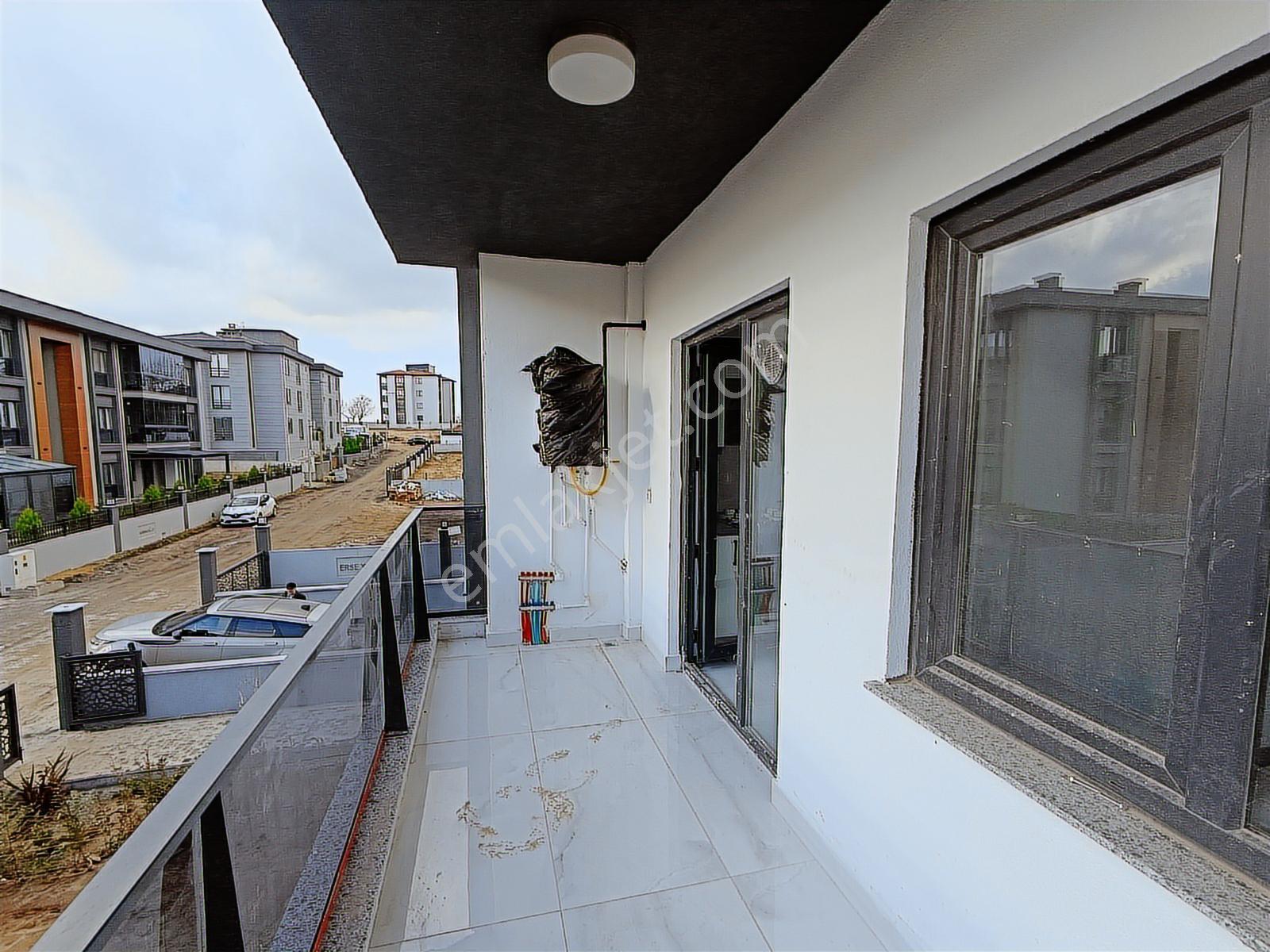 Çorlu Hürriyet Mh. Butik Sitede Satılık 2+1 Ara Kat Sıfır Daire - Görsel 12