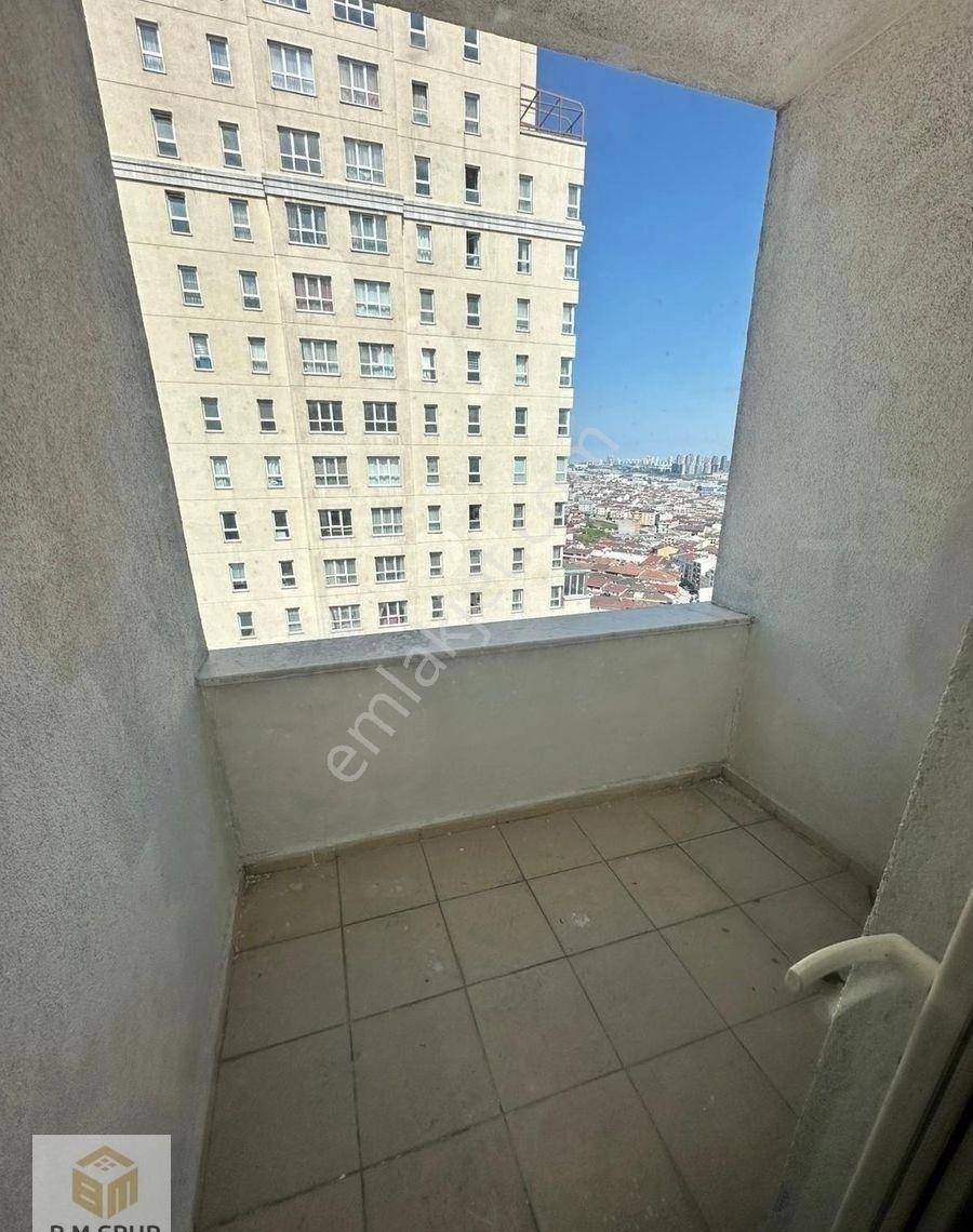 Esenyurt Star Towers De Satılık 2+! Daire Acil - Görsel 2