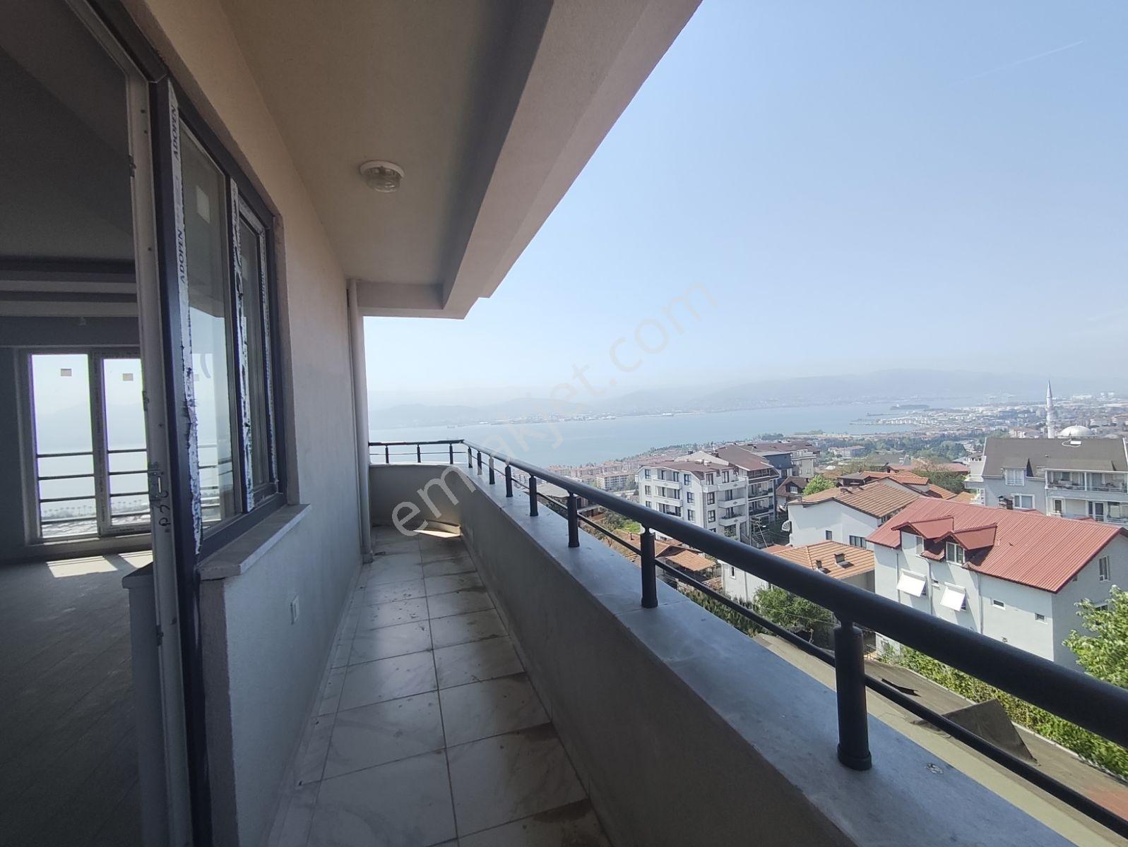 İzmit Kuruçeşme Yeni Mah.satılık Ebeveyn Banyolu 4+1 Çatidublex - Görsel 2