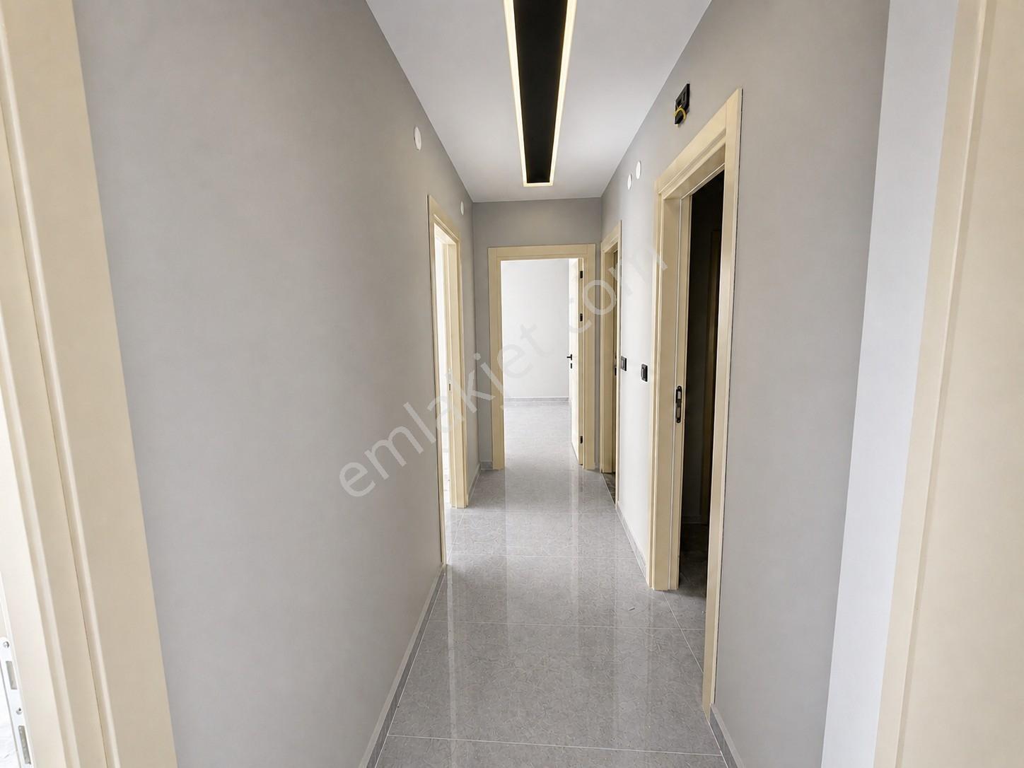 Derecikte Rte Bulvarında Salon Mutfak Ayrı Net 100 M² 2+1 Daire - Görsel 8